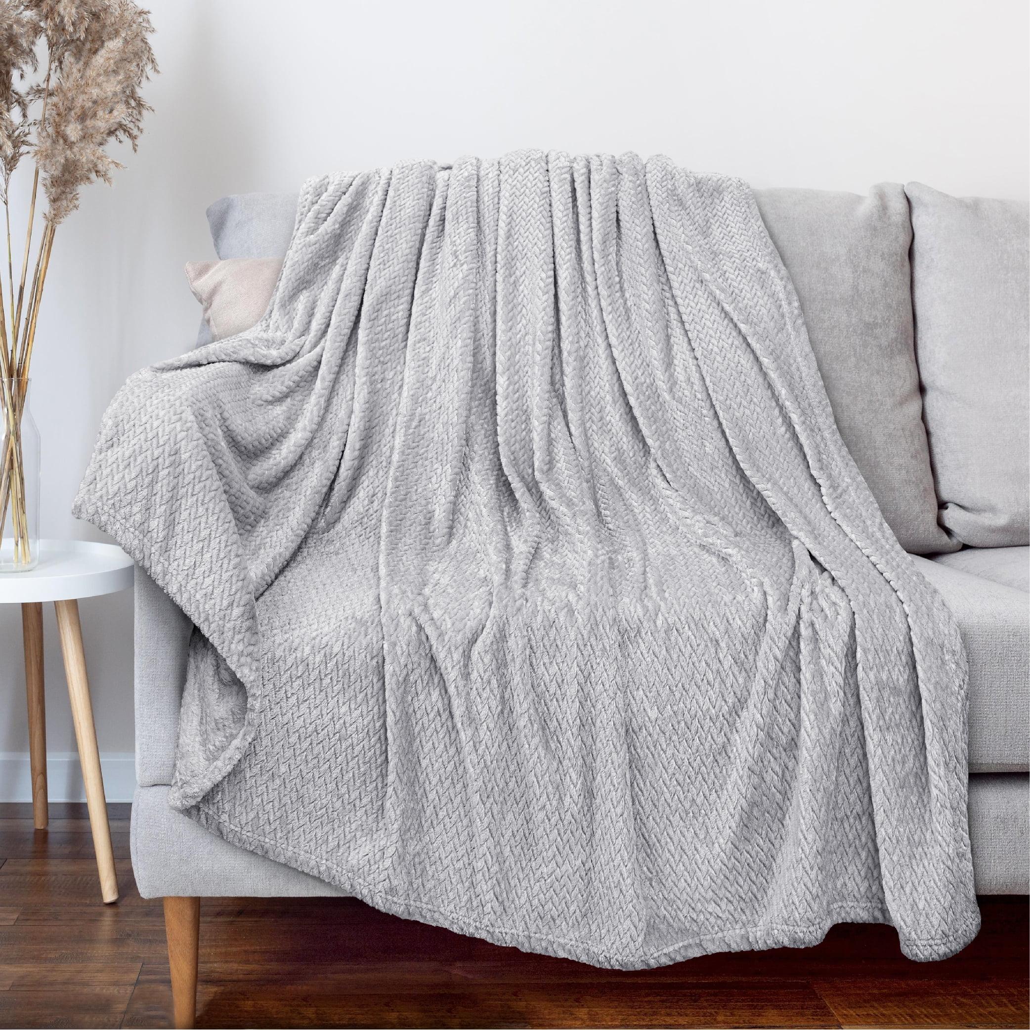 PAVILIA Lightweight Fleece Throw Blanket for Couch, Soft Warm Flannel Blankets for Bed