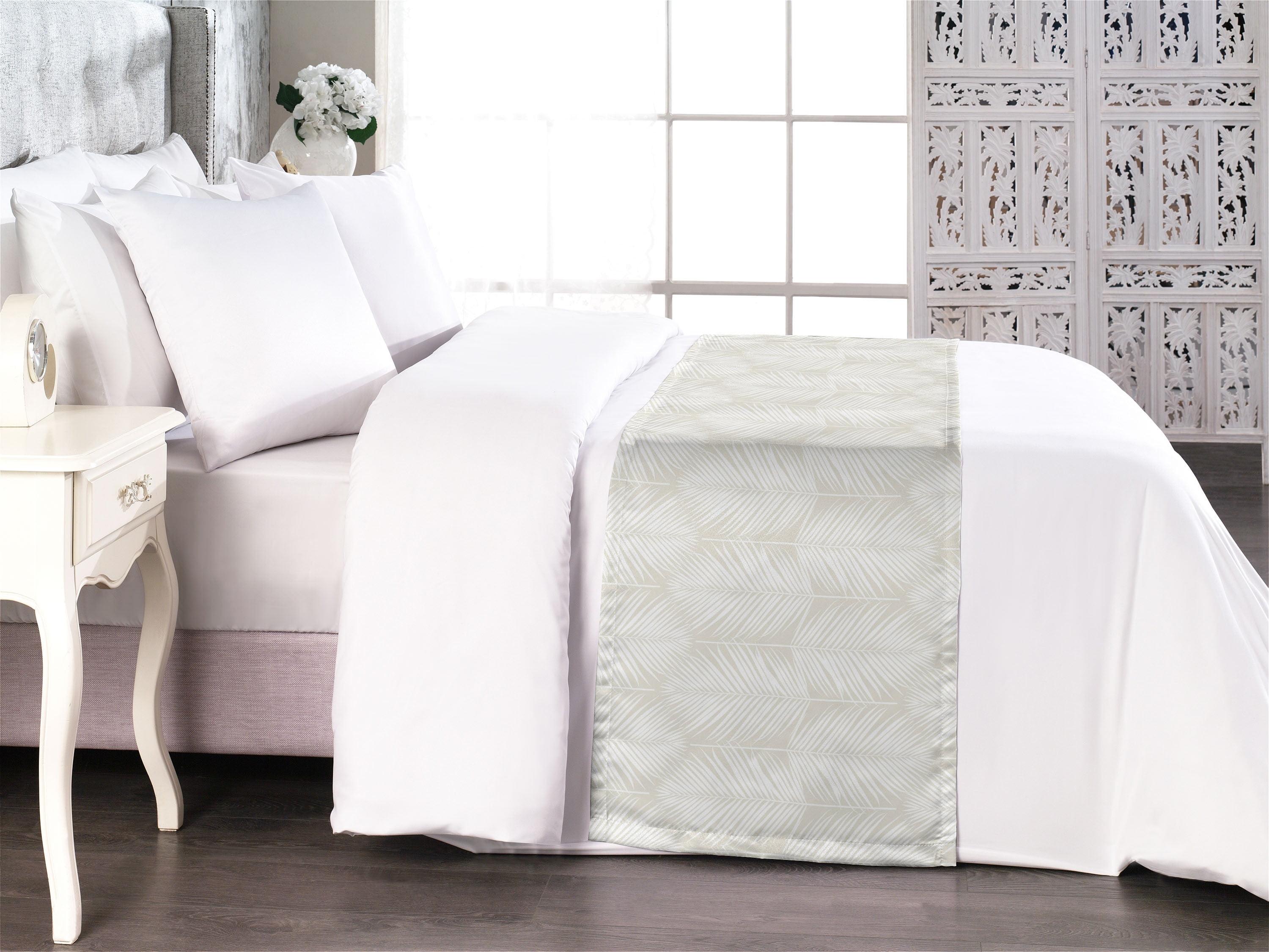 Queen Eggshell Satin Polyester Bed Runner Set