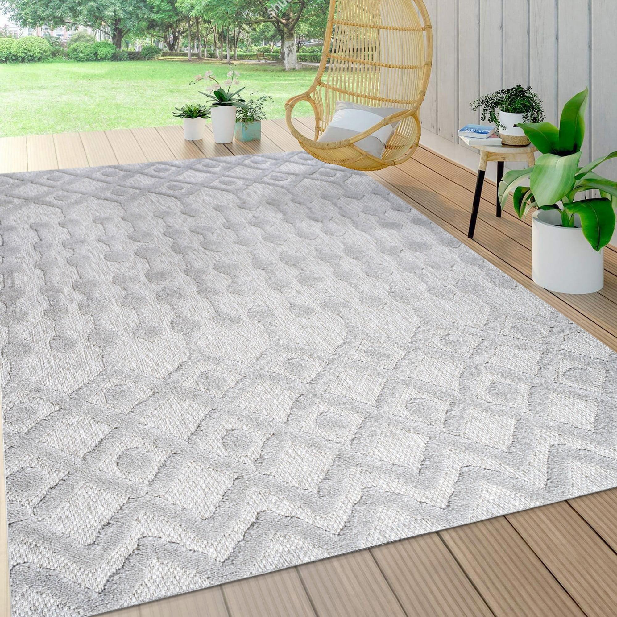 Peralta Moroccan Diamond Indoor/Outdoor Area Rug - JONATHAN Y