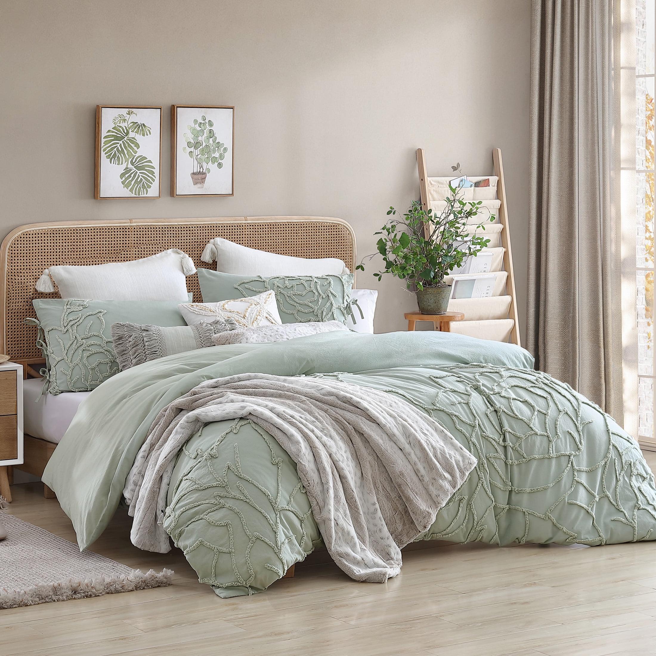 Peri Home 3pc King Chenille Rose Comforter Set Green: Bedding, Floral Pattern, Machine Washable
