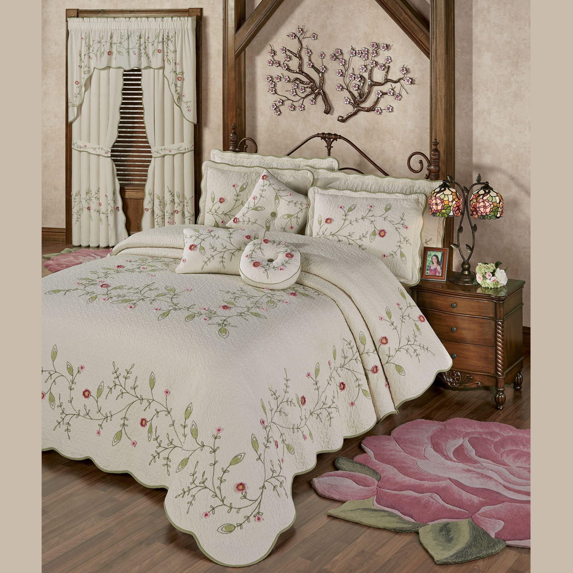 Touch of Class Country Off White Floral Quilt Bedspread