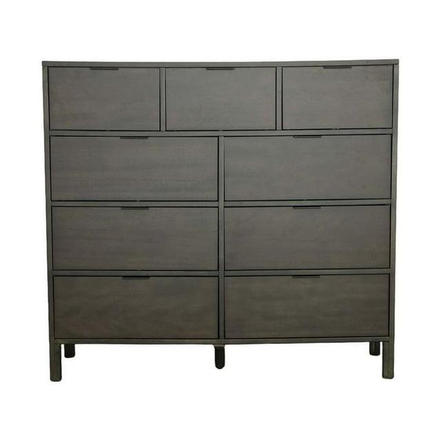 Kira Dresser