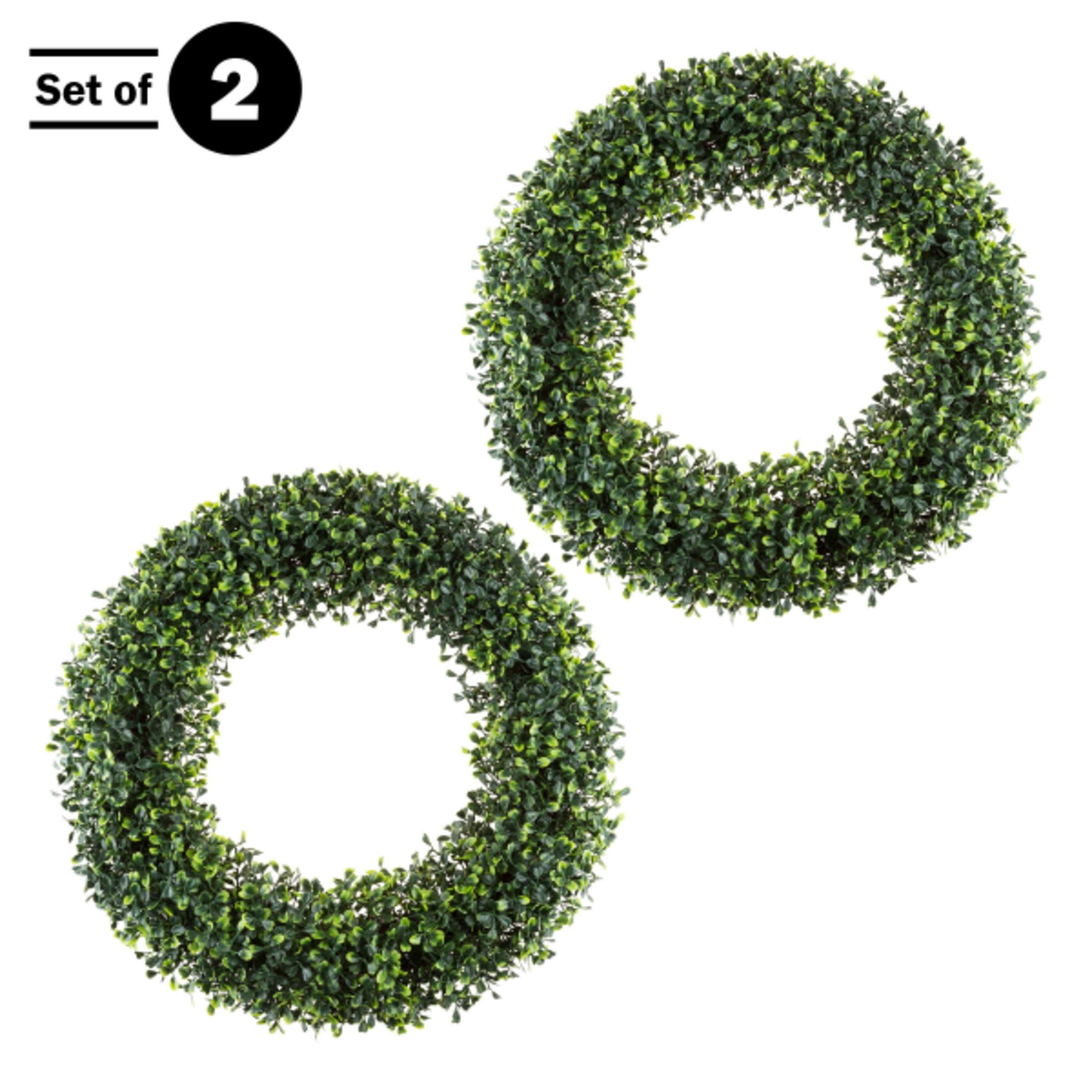 Set of 2 Green Artificial Boxwood Wreaths for All Seasons