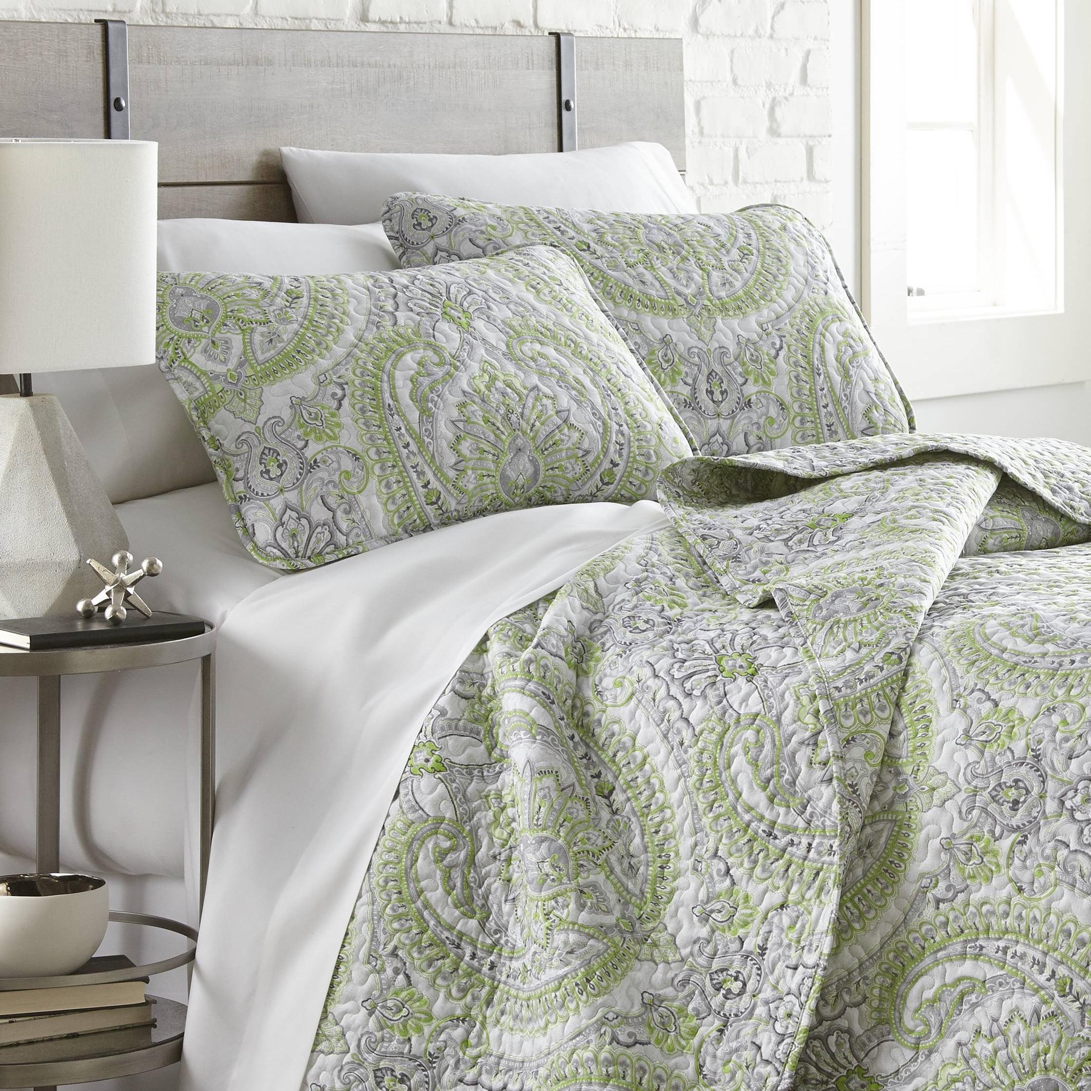 SouthShore Fine Linens Pure Melody Oversized Light-weight Paisley Quilt Set with matching shams