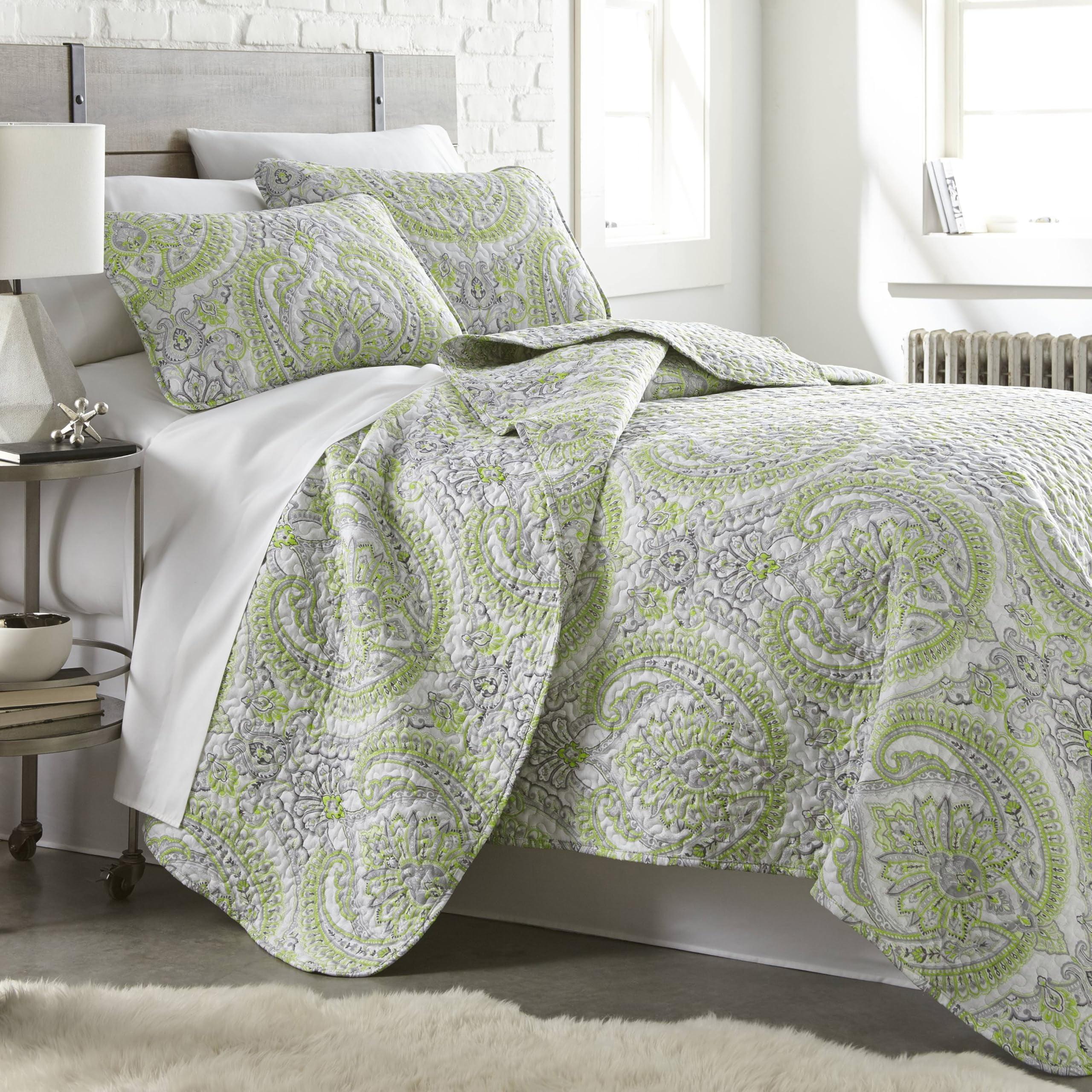 SouthShore Fine Linens Pure Melody Oversized Light-weight Paisley Quilt Set with matching shams