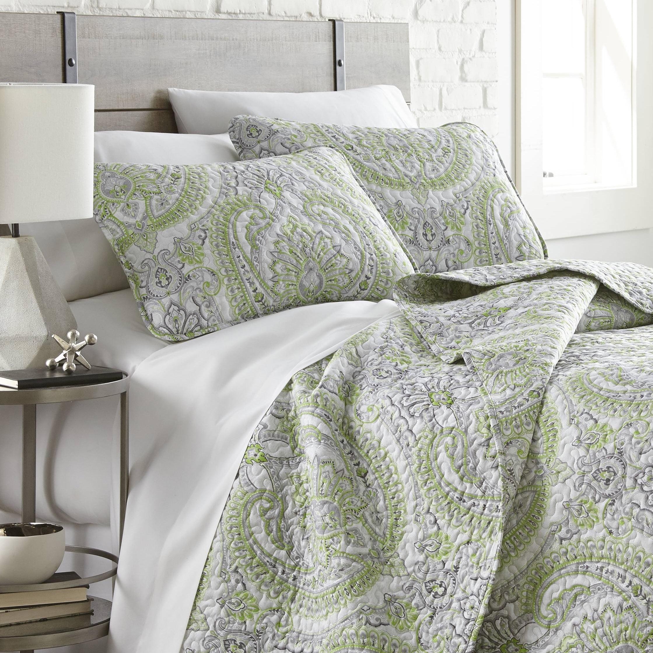 SouthShore Fine Linens Pure Melody Oversized Light-weight Paisley Quilt Set with matching shams
