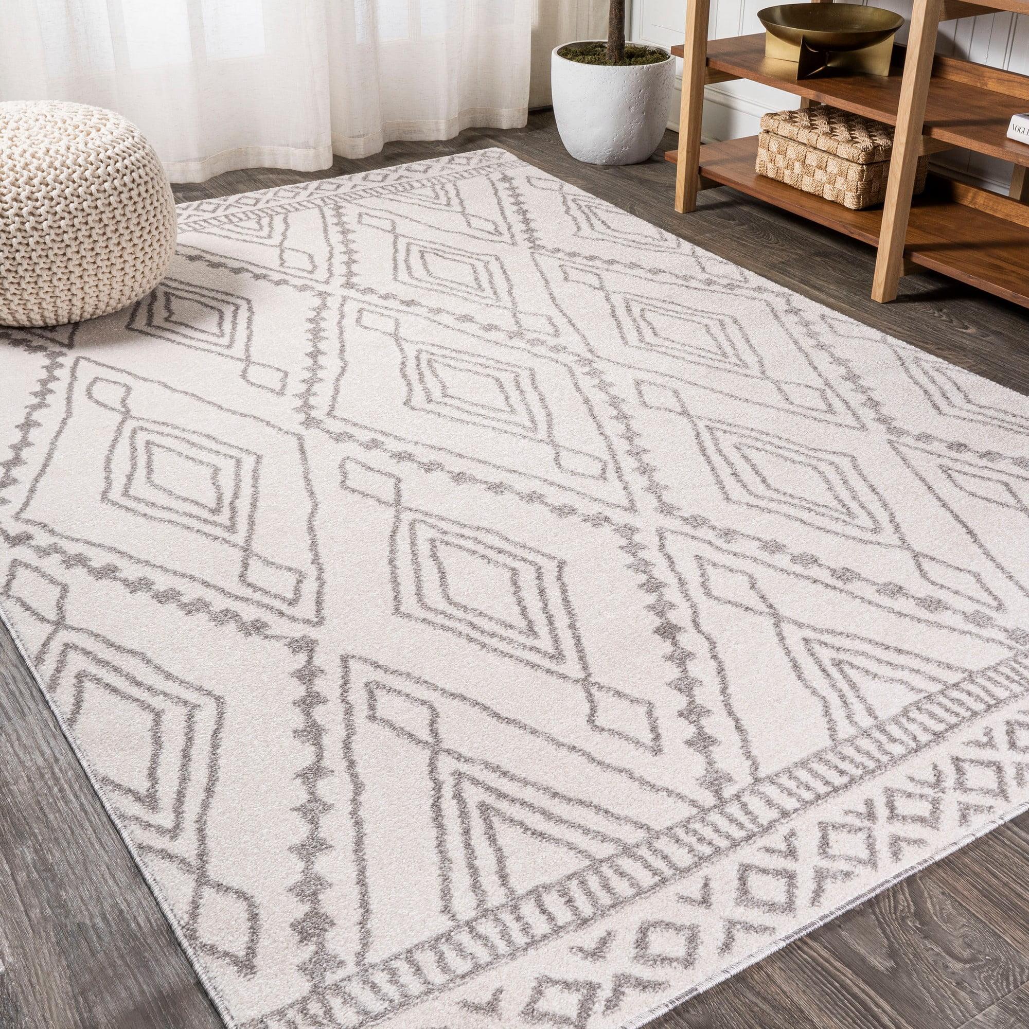 Rih Moroccan Style Diamond Area Rug  - JONATHAN Y