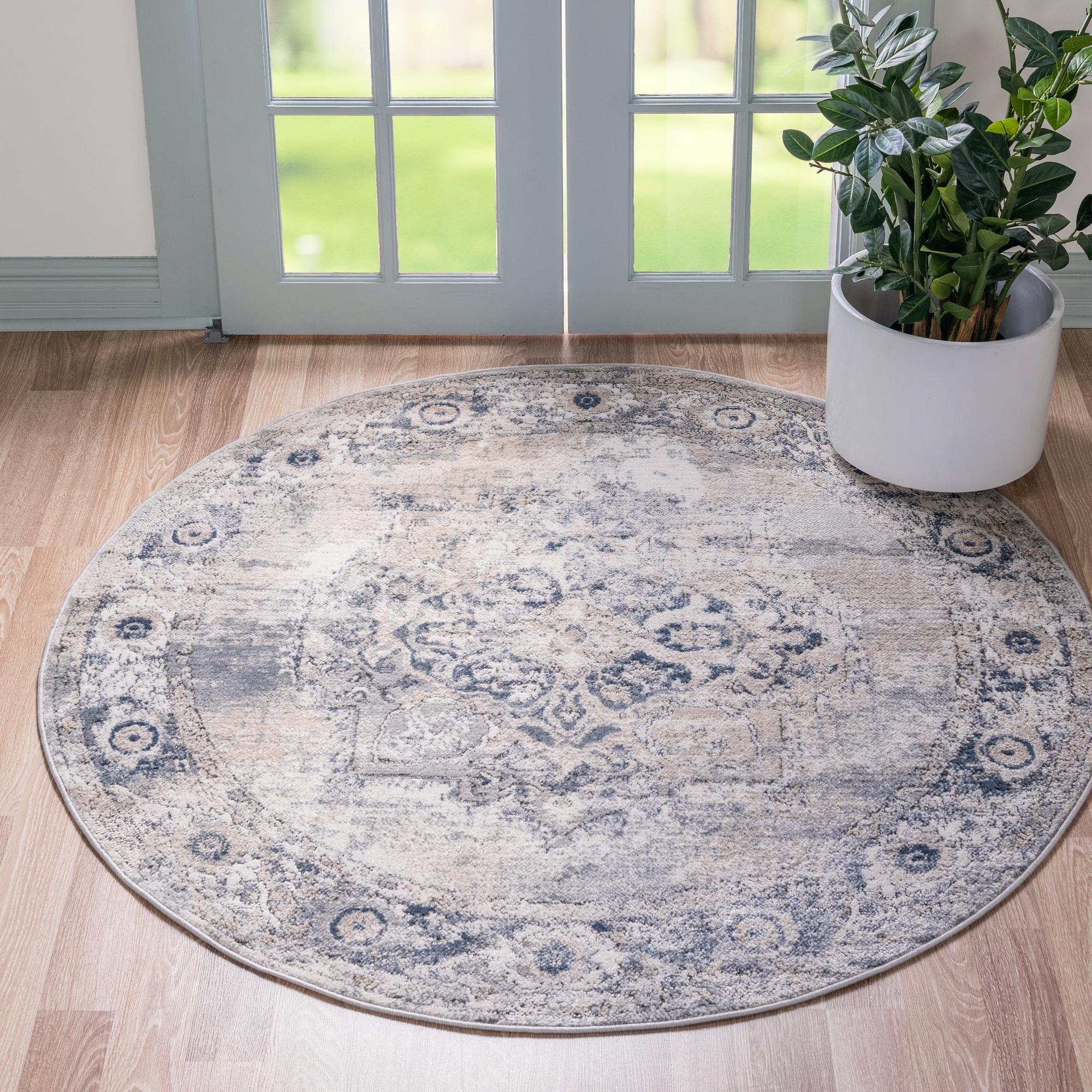 Oregon Collection 5' Round Gray Geometric Low-Pile Rug