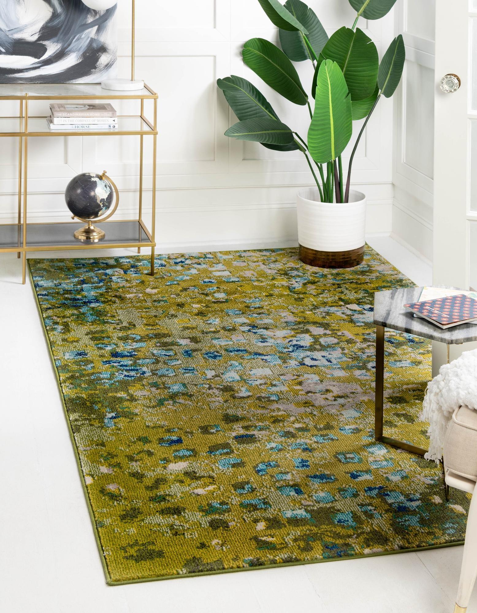 Green Abstract Stain-Resistant Synthetic Indoor Rug, 4' x 6'