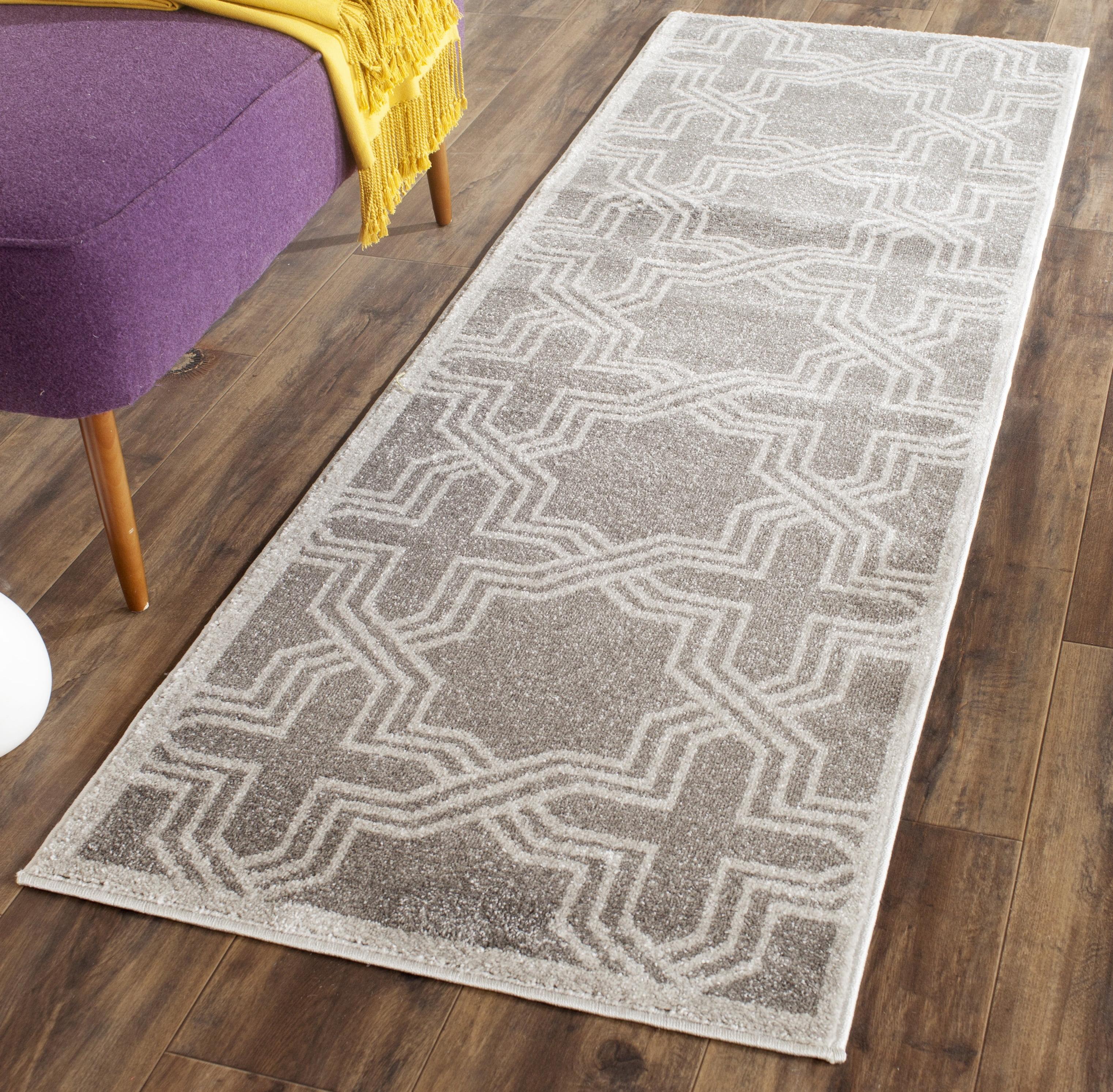 Amherst AMT413 Power Loomed Accent Rug - Grey/Light Grey - 2'6"x4' - Safavieh.