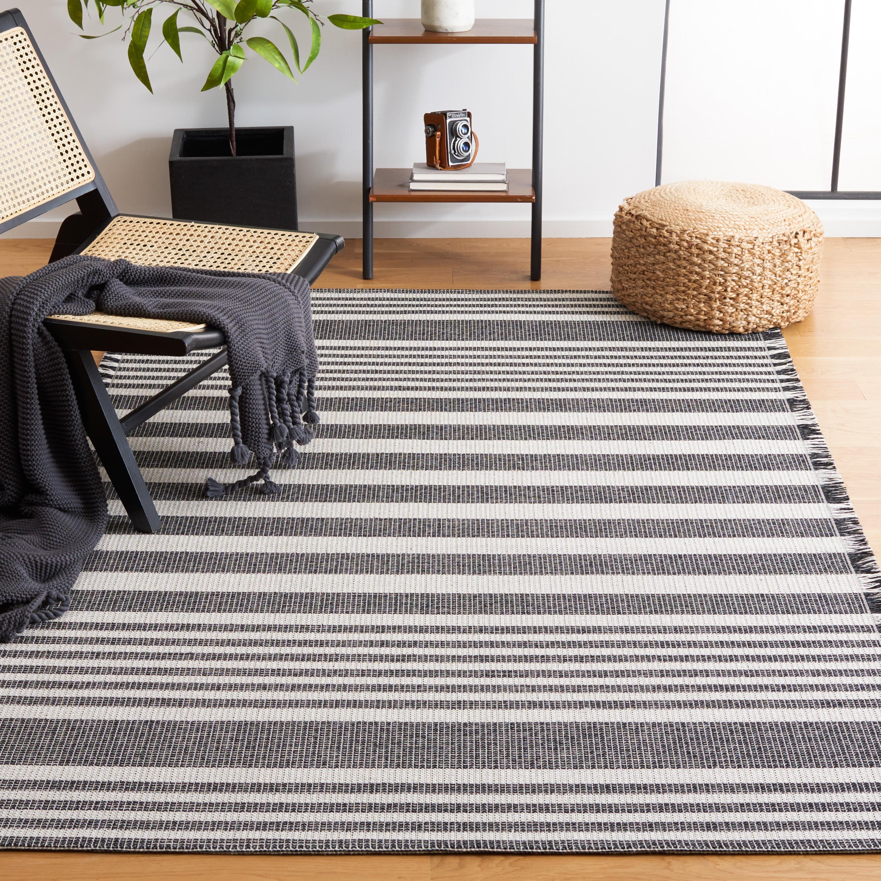Augustine AGT504 Power Loomed Area Rug - Ivory/Black - 6'4"x9'6" - Safavieh.