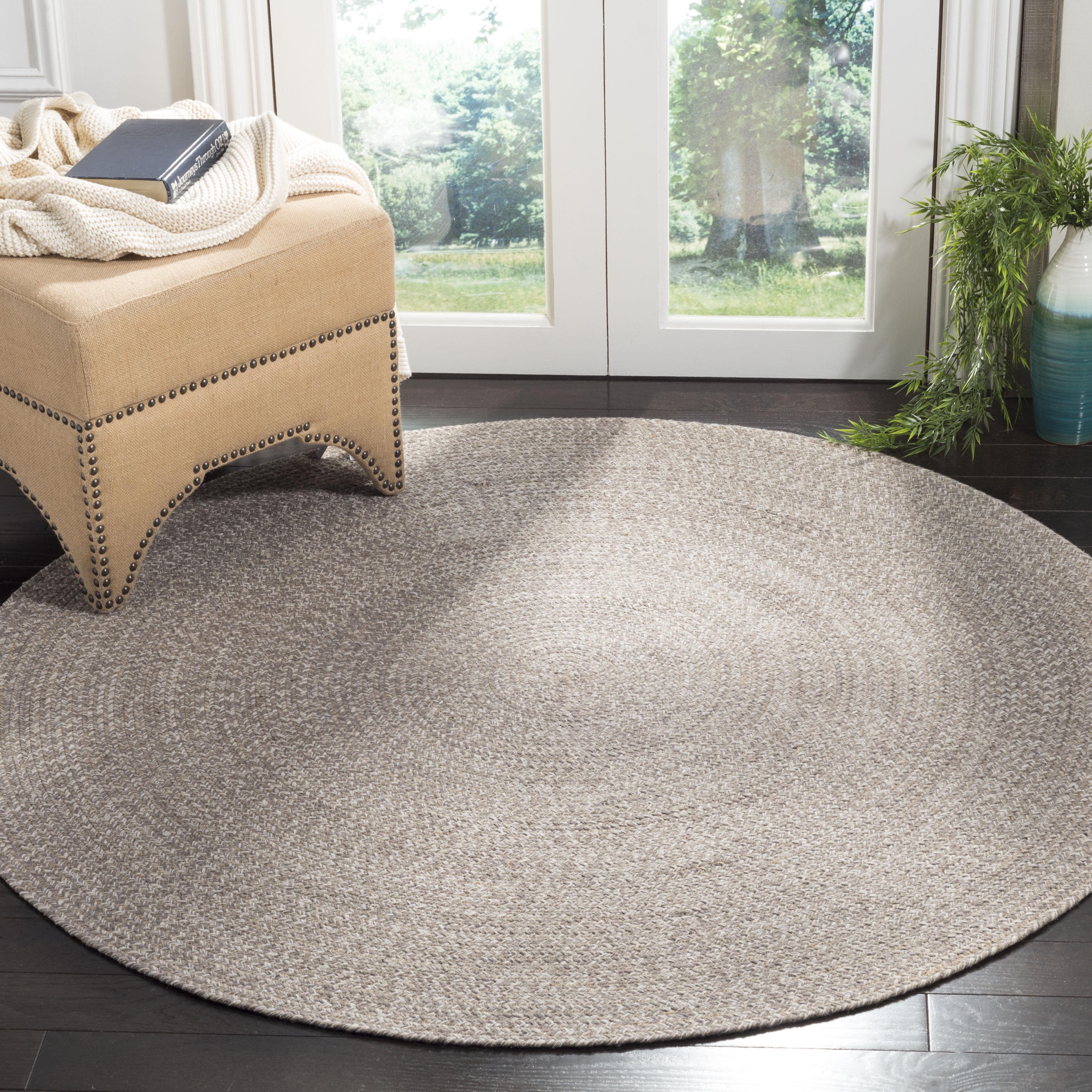 Braided BRD256 Hand Woven Indoor Area Rug - Ivory/Beige - 4' Round - Safavieh