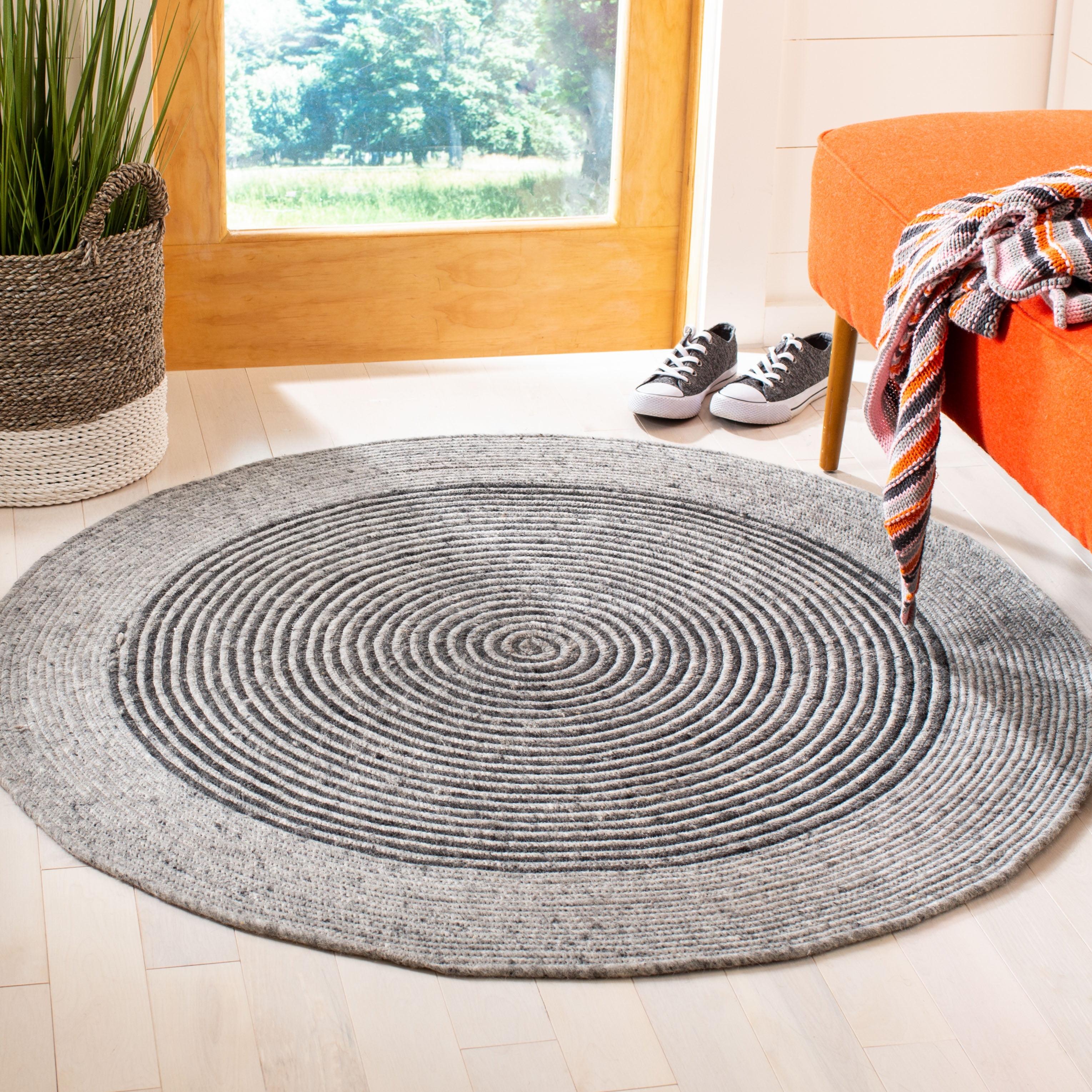 Handwoven Gray Wool 3' Round Braided Reversible Rug