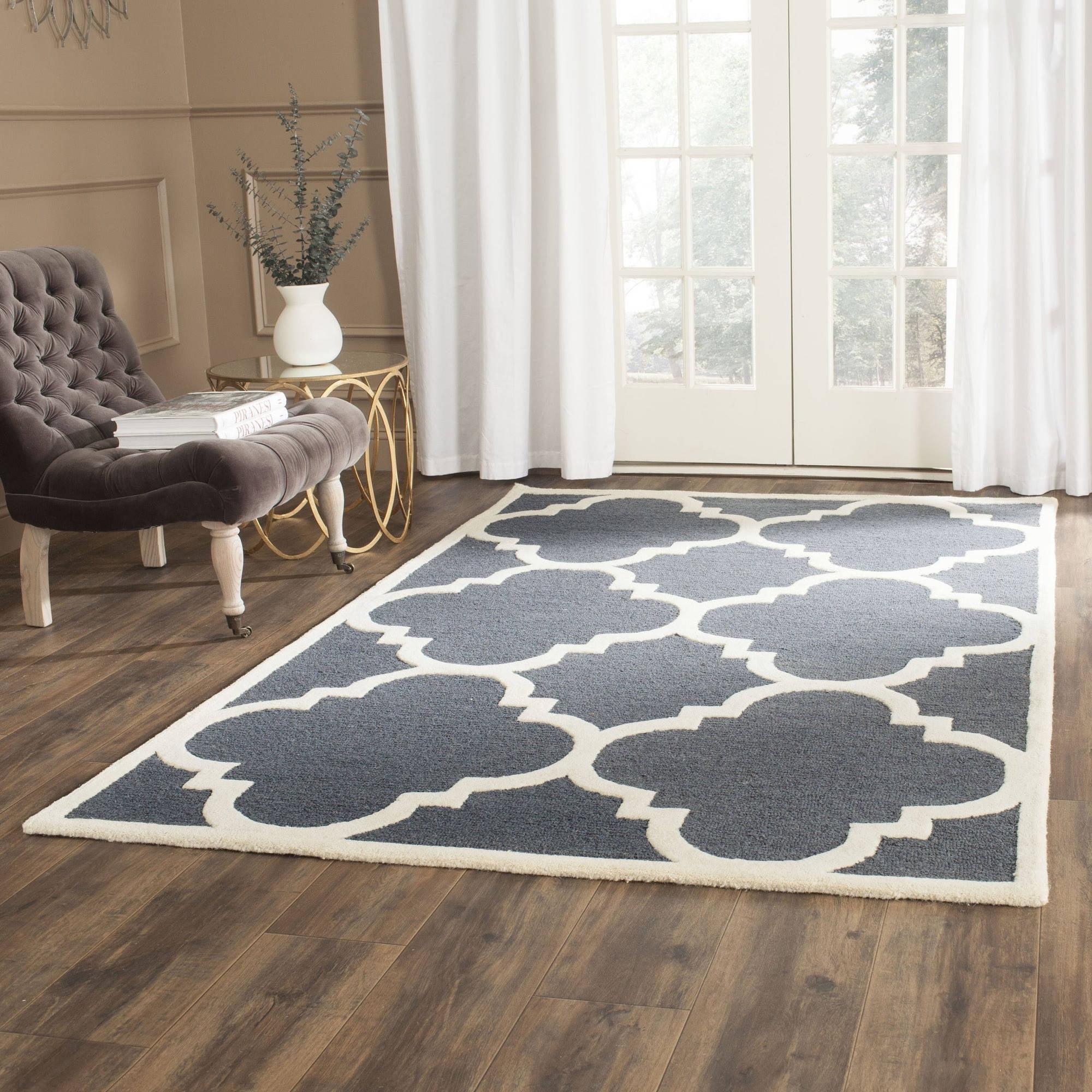 SAFAVIEH Cambridge Justine Geometric Quatrefoil Wool Area Rug, Dark Grey/Ivory, 5' x 8'