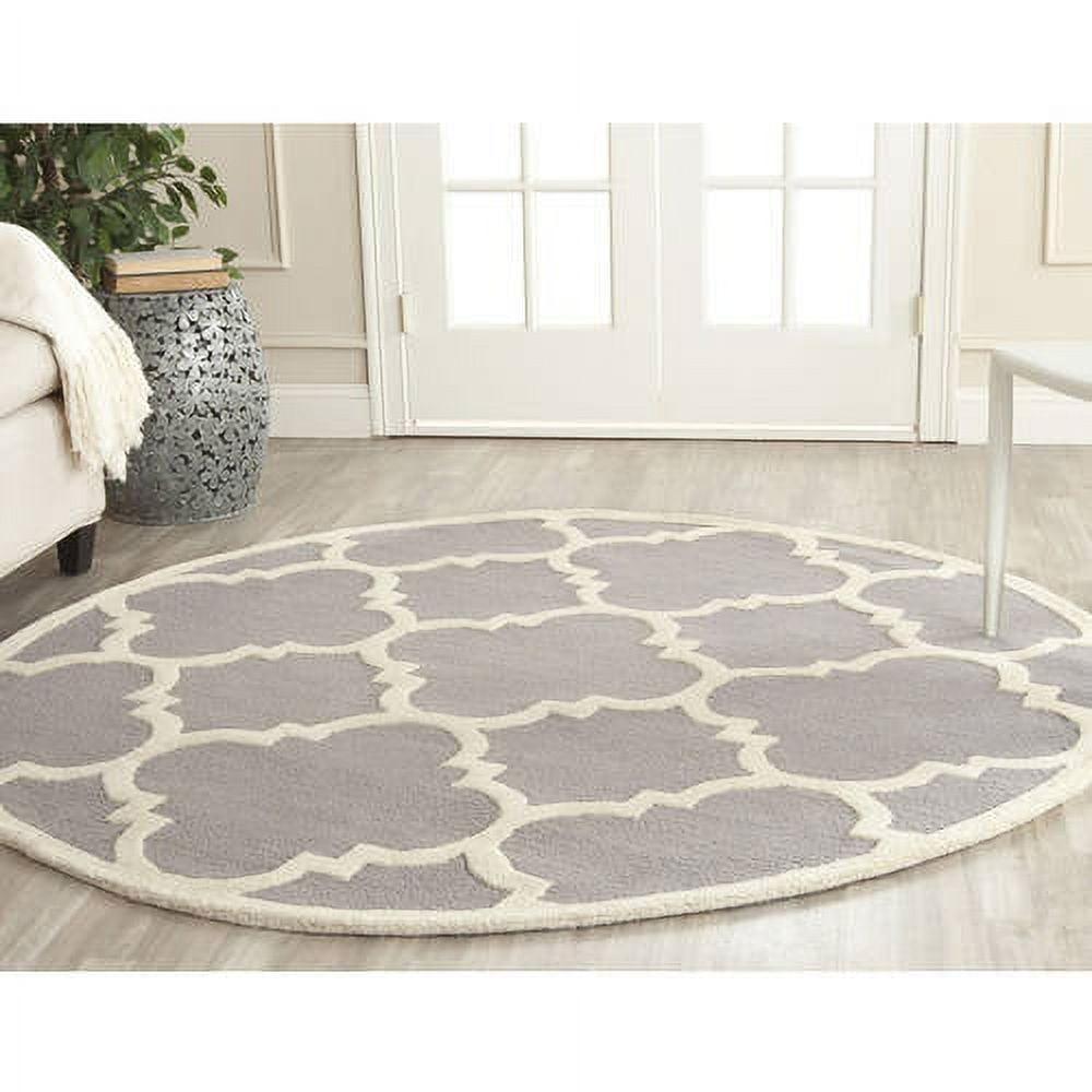 SAFAVIEH Cambridge Justine Geometric Quatrefoil Wool Area Rug, Silver/Ivory, 6' x 6' Round