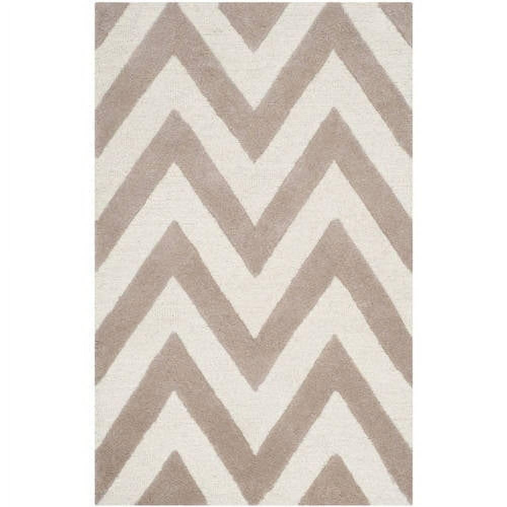 SAFAVIEH Cambridge Kaitlyn Zig Zag Stripes Wool Area Rug, Beige/Ivory, 5' x 8'