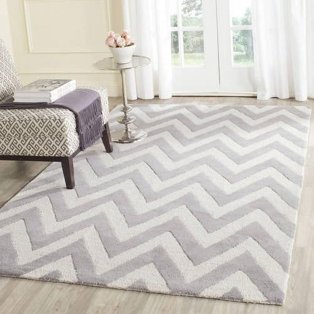 SAFAVIEH Cambridge Kaitlyn Zig Zag Stripes Wool Area Rug, Silver/Ivory, 2' x 3'