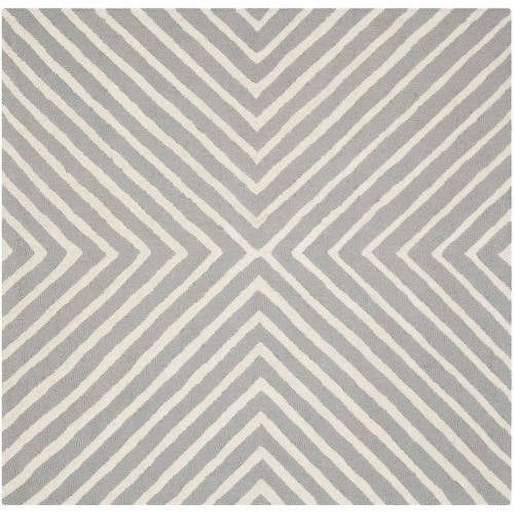 SAFAVIEH Cambridge Lilly Diamond Striped Wool Area Rug, Silver/Ivory, 10' x 14'