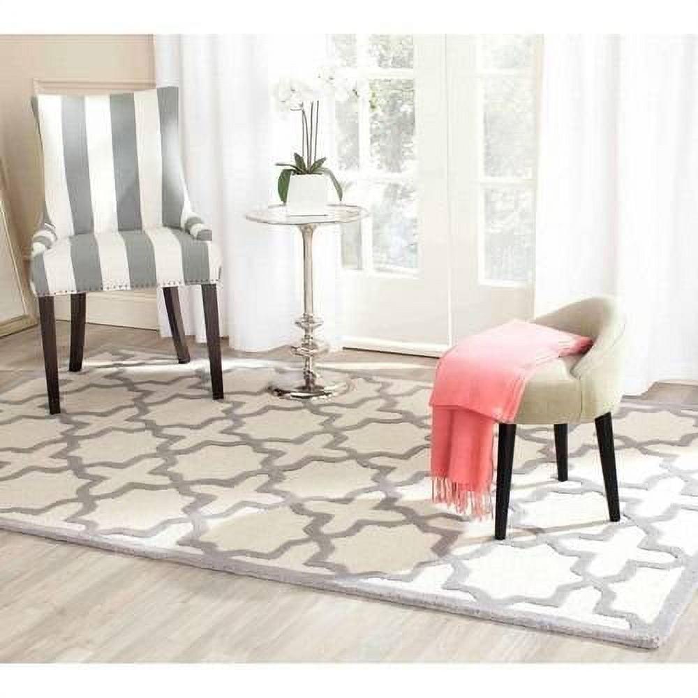Hand-Tufted Ivory and Silver Geometric Wool 5' x 8' Rug