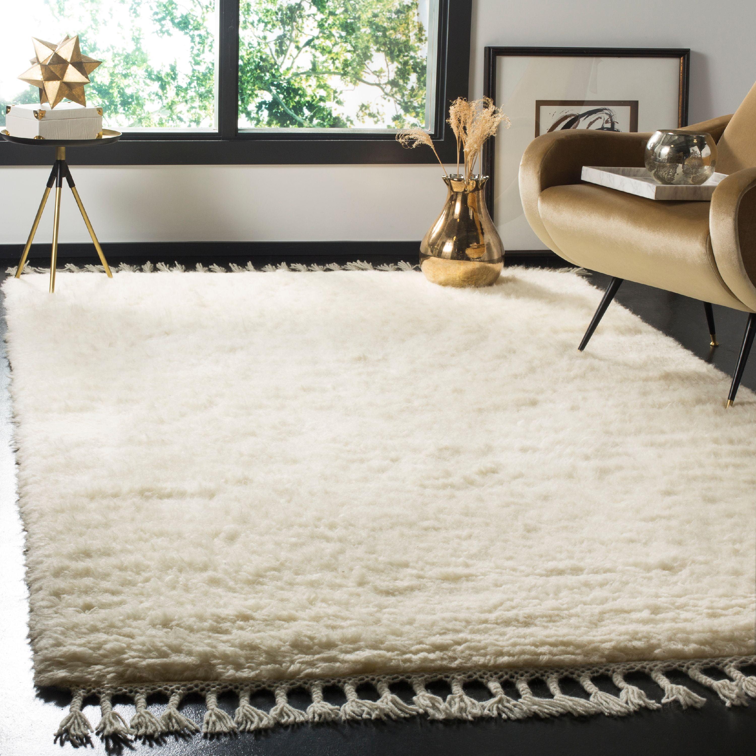 Safavieh Casablanca 473 Hand Woven Wool Pile Solid Color Rug