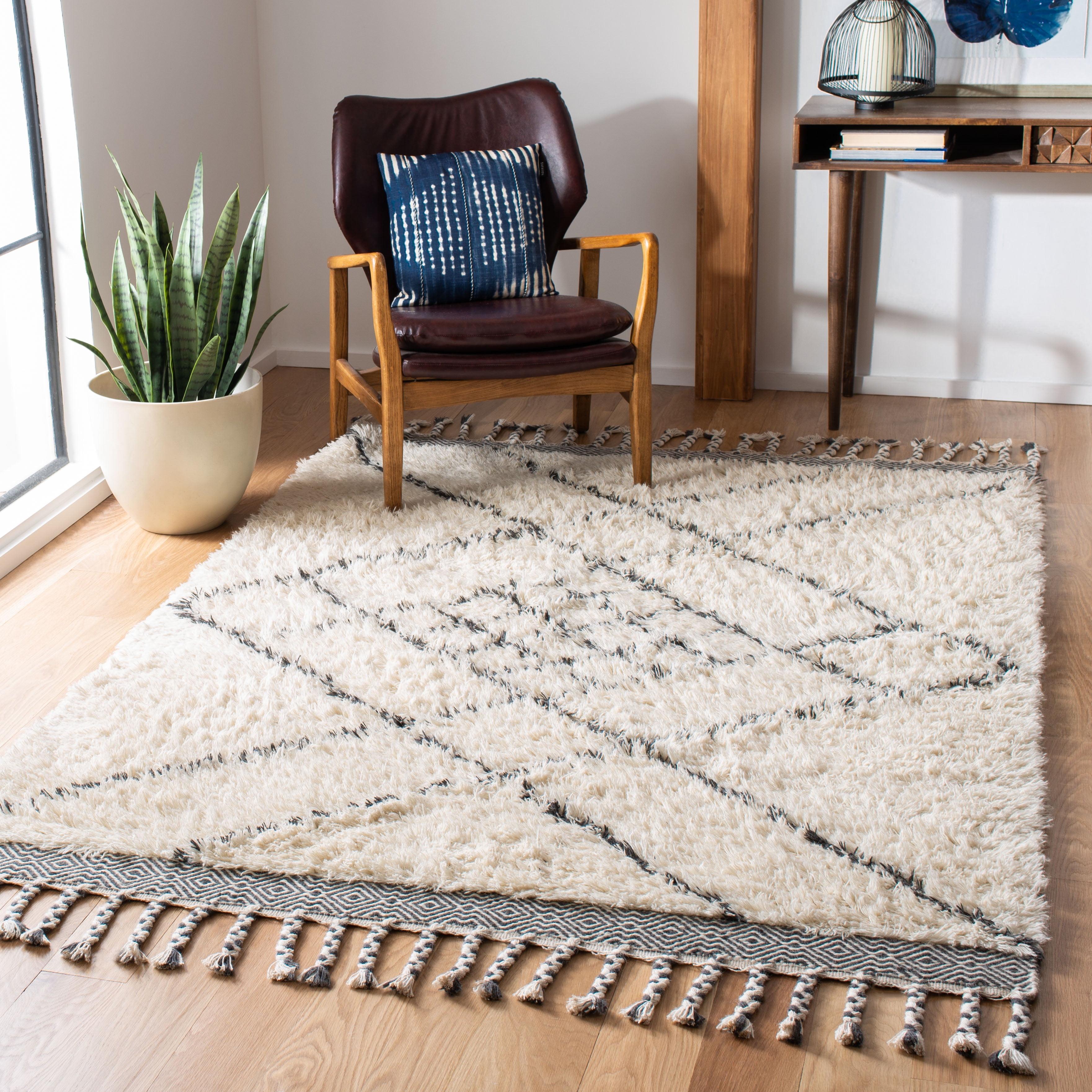 SAFAVIEH Casablanca Clayton Geometric Wool Shag Area Rug, Ivory/Charcoal, 5' x 8'