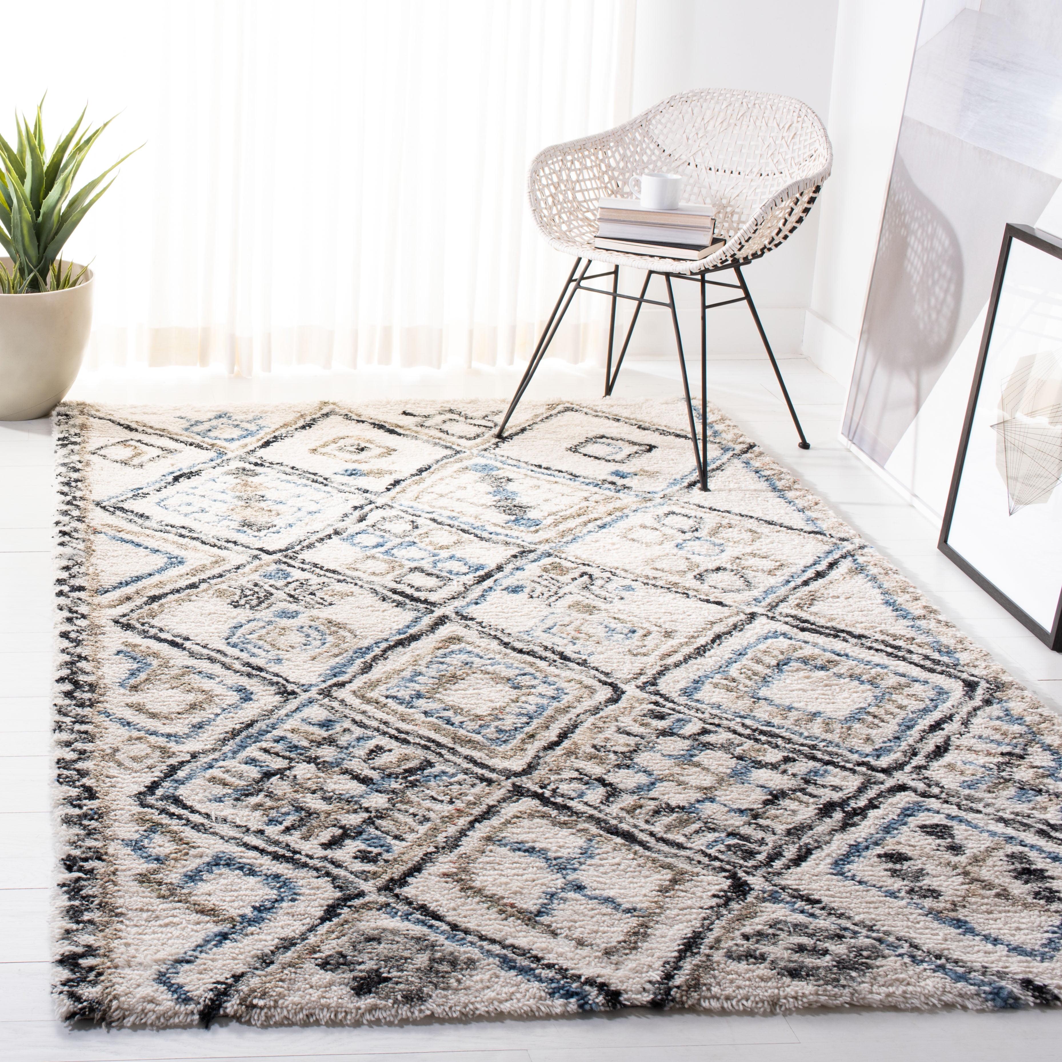SAFAVIEH Casablanca Jake Geometric Moroccan Wool Shag Area Rug, Black/Ivory, 4' x 6'