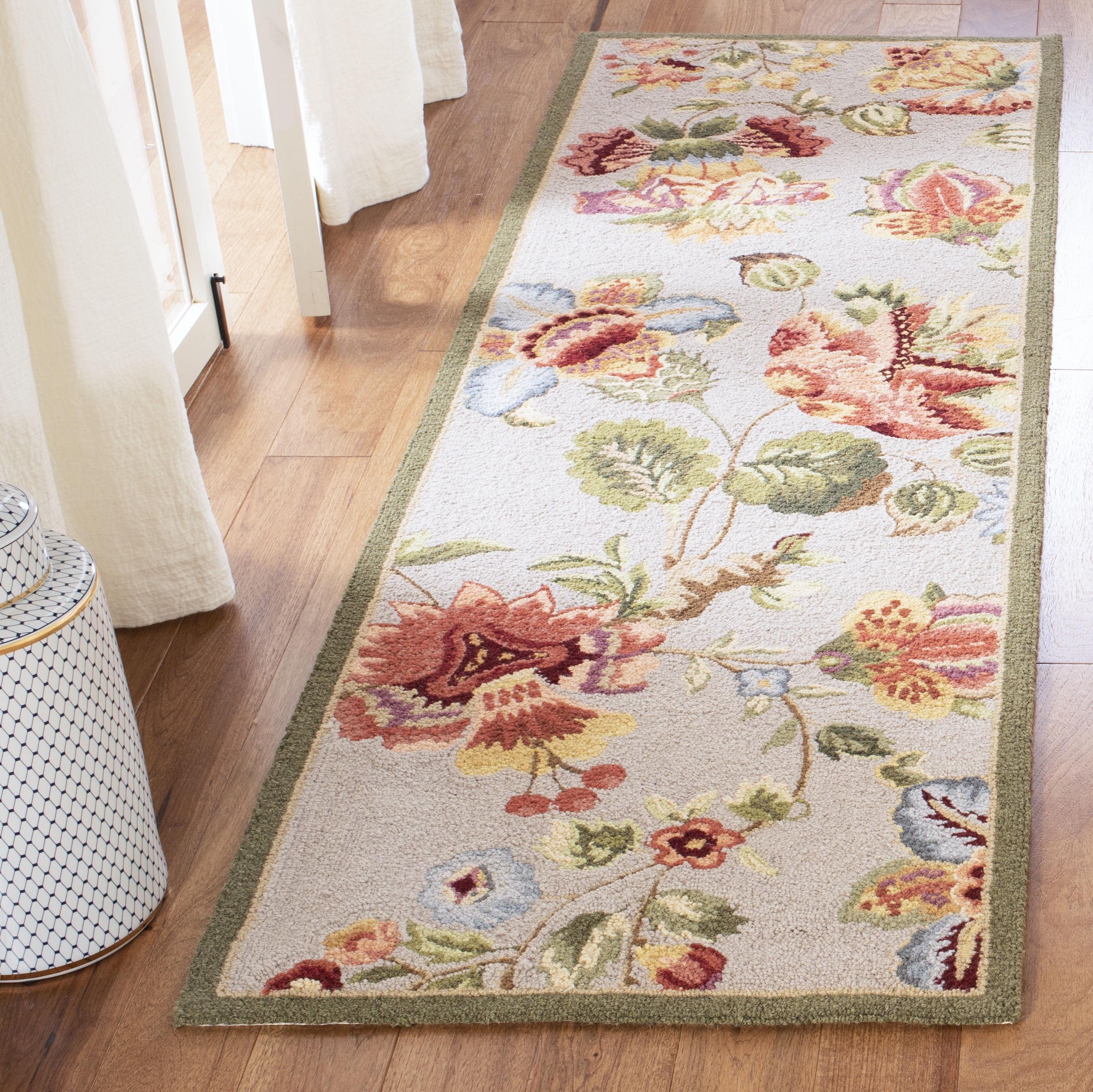SAFAVIEH Chelsea Hayleigh Floral Wool Runner Rug, Sage, 2'6" x 10'