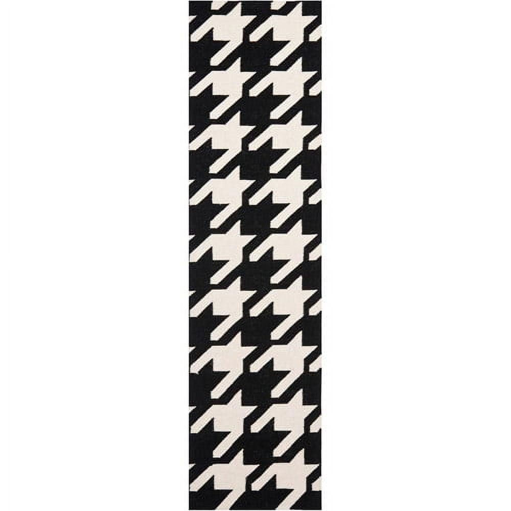 Handwoven Black and Ivory Wool Flatweave 2'6" x 4' Rug