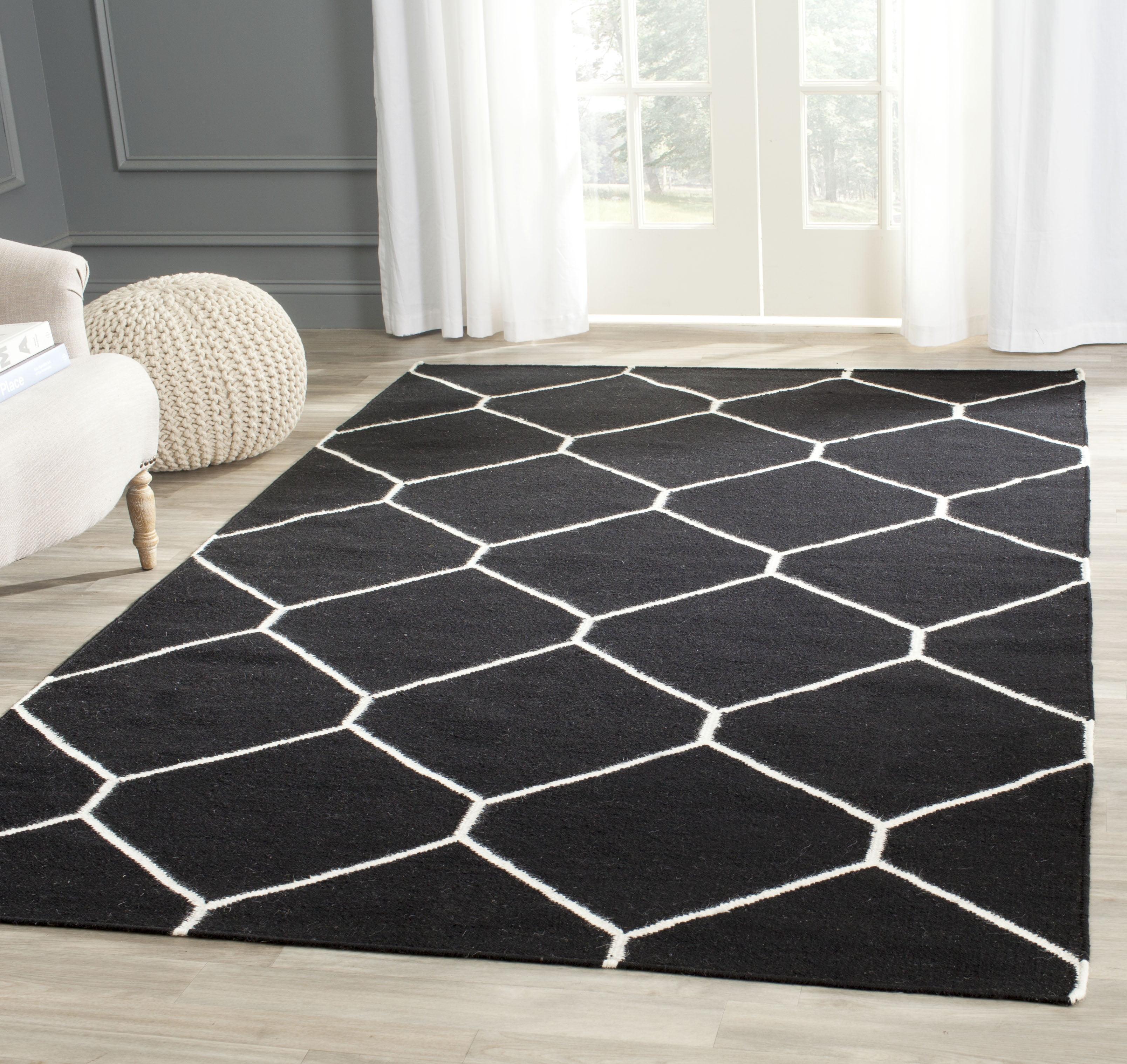Dhurries DHU635 Hand Woven Area Rug - Black/Ivory - 4'x6' - Safavieh.