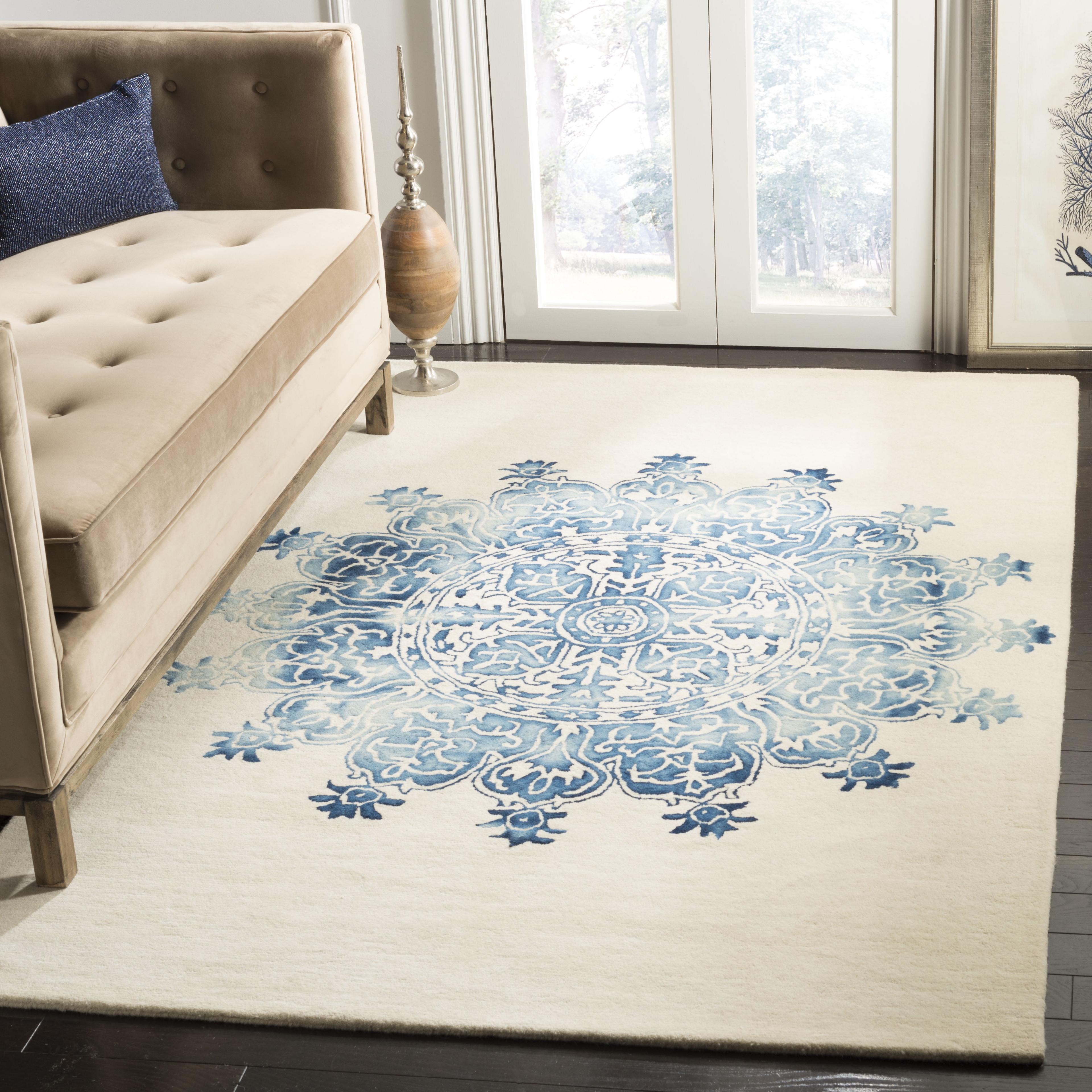 Ivory and Blue Hand-Tufted Wool Area Rug 5' x 8'