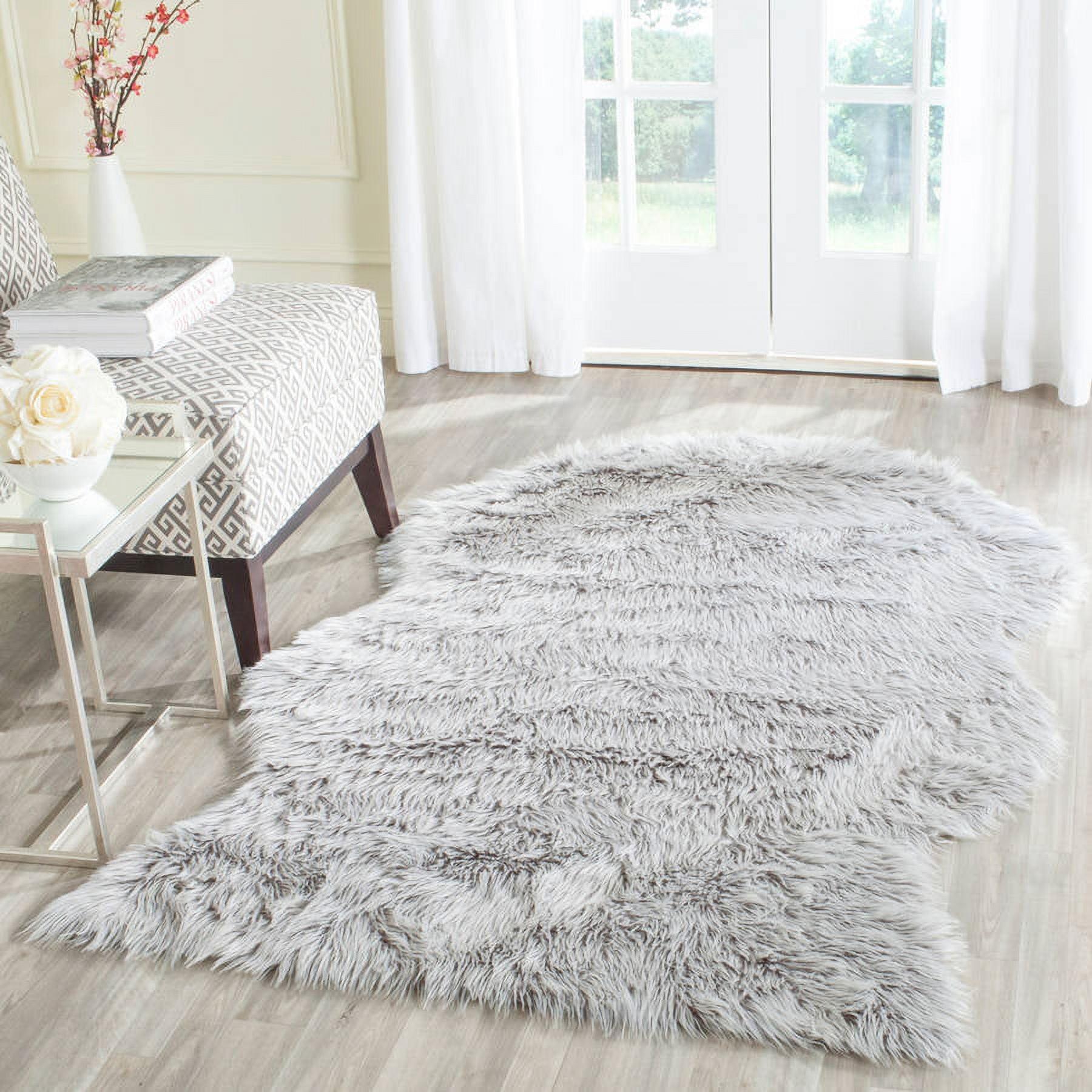 Handmade Luxe Gray Faux Fur 4' x 6' Tufted Area Rug