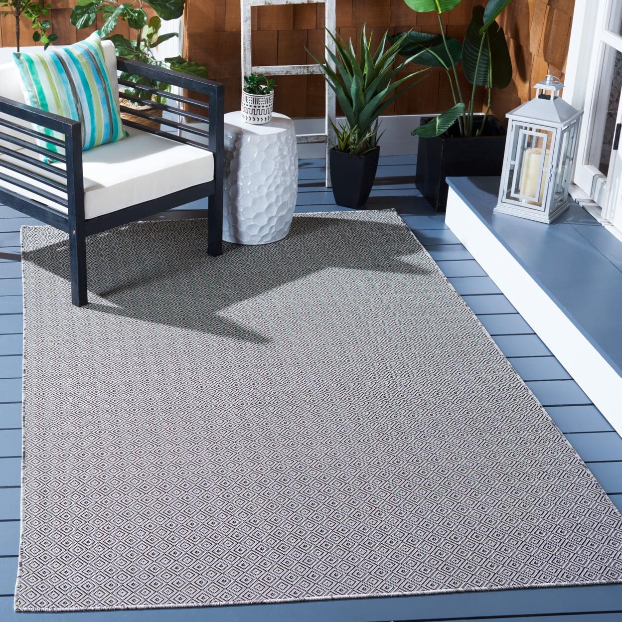 Hampton HTN230 Indoor/Outdoor Machine Made Area Rug - 5'1"x7'6" - Grey/Black - Safavieh