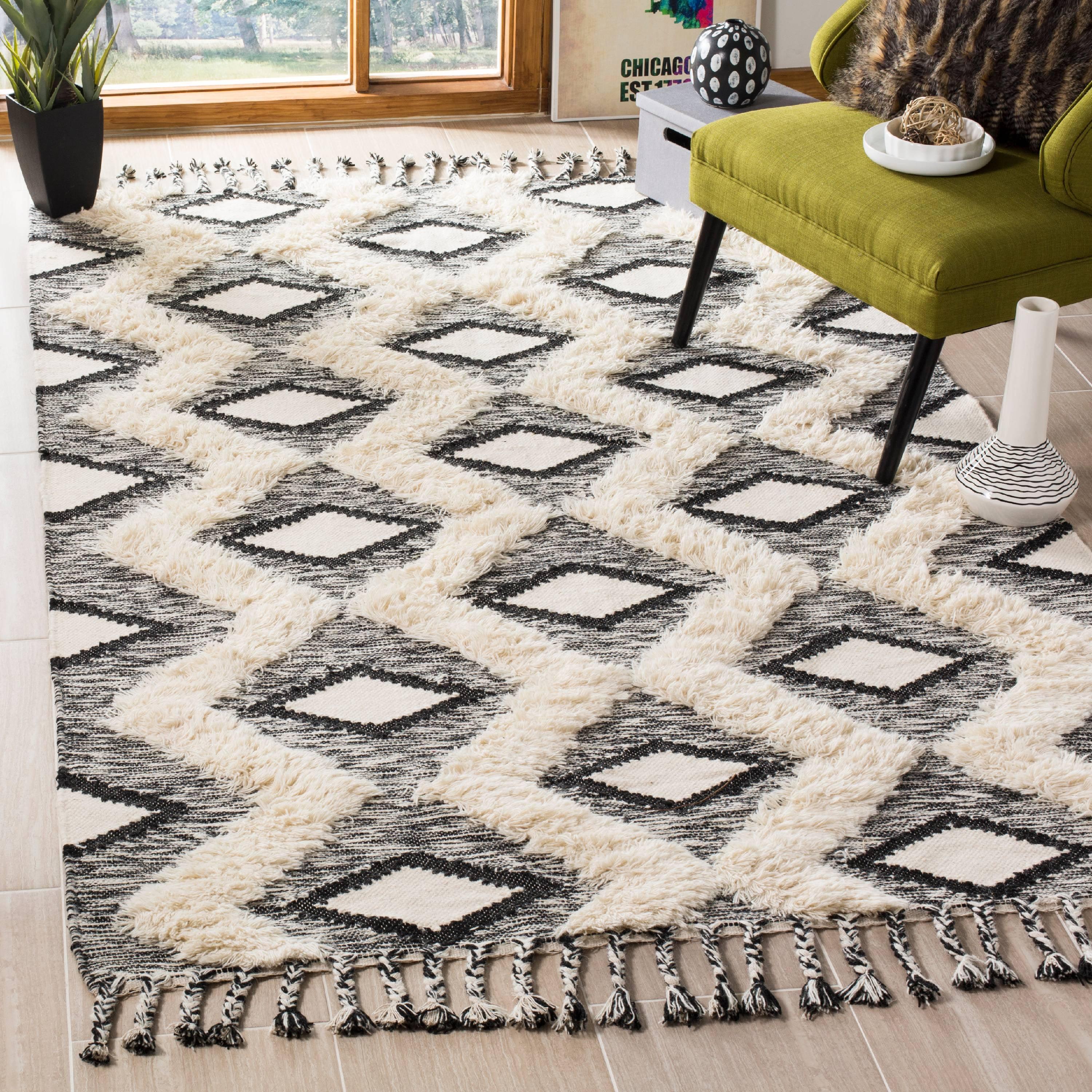 SAFAVIEH Kenya Aniyah Geometric Diamonds Fringe Area Rug, Black/Ivory, 6' x 9'