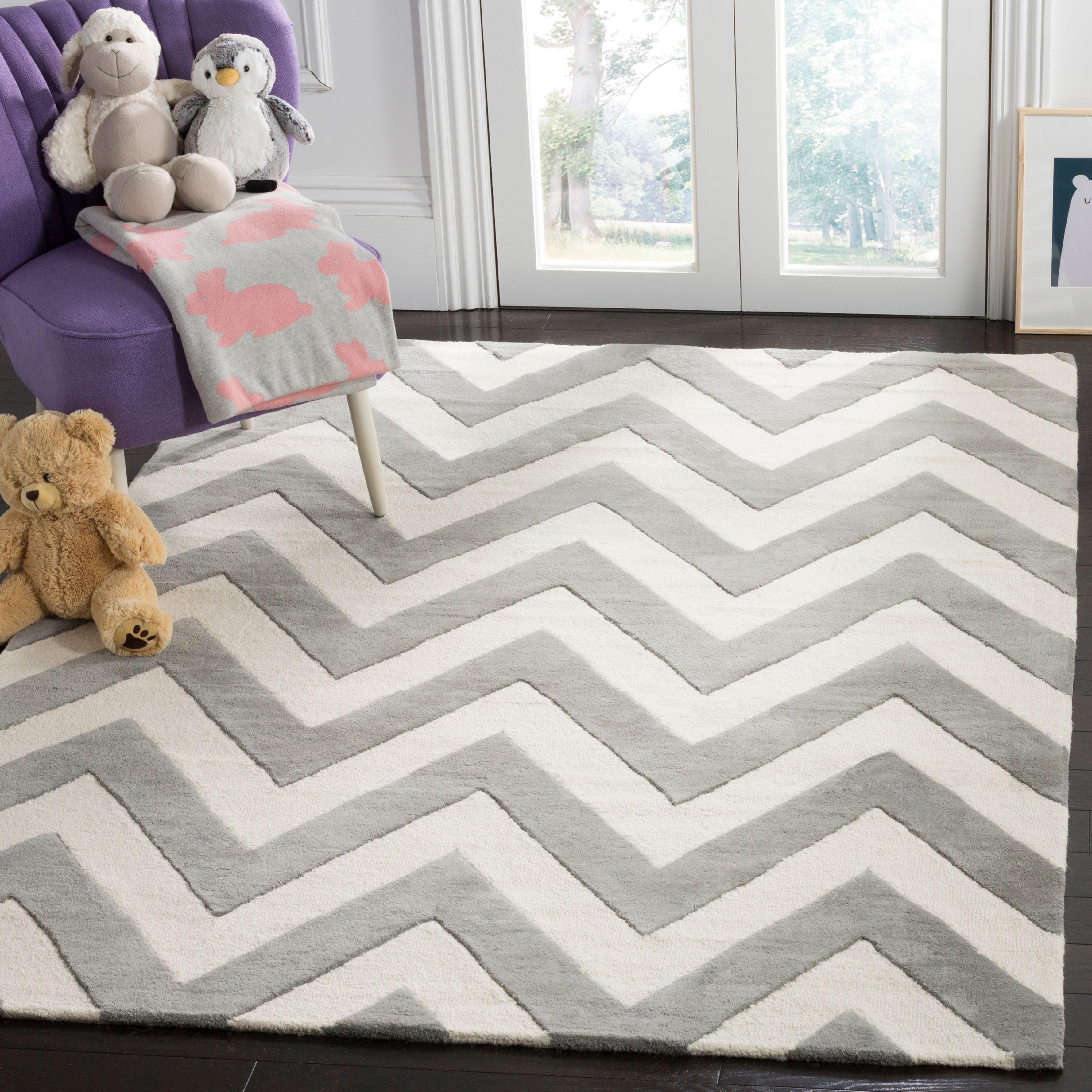 Gray and Ivory Chevron Wool 5' x 7' Kids Area Rug