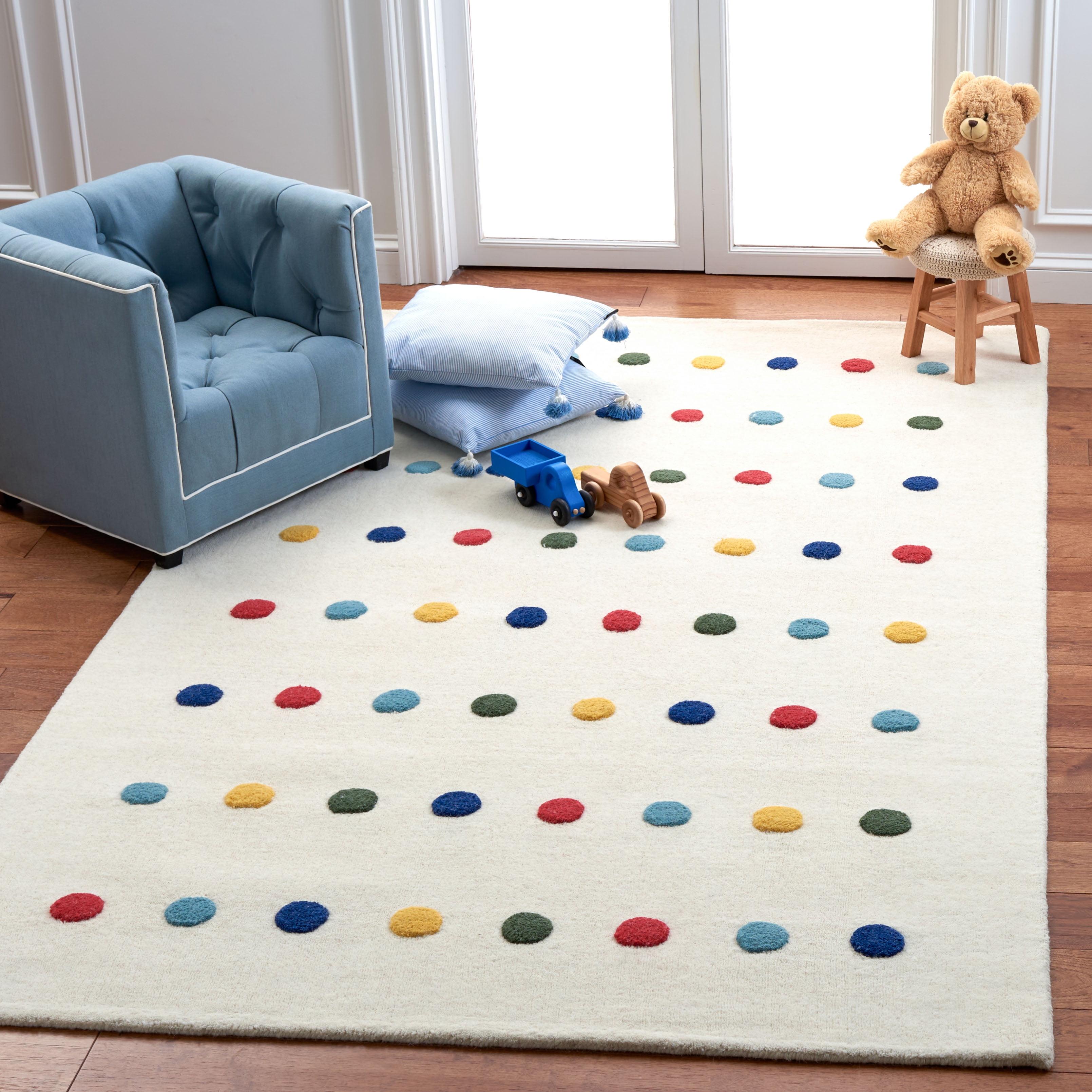 Safavieh Kids SFK804 Hand Loomed Indoor Accent Rug - Ivory - 4'x6' - Safavieh