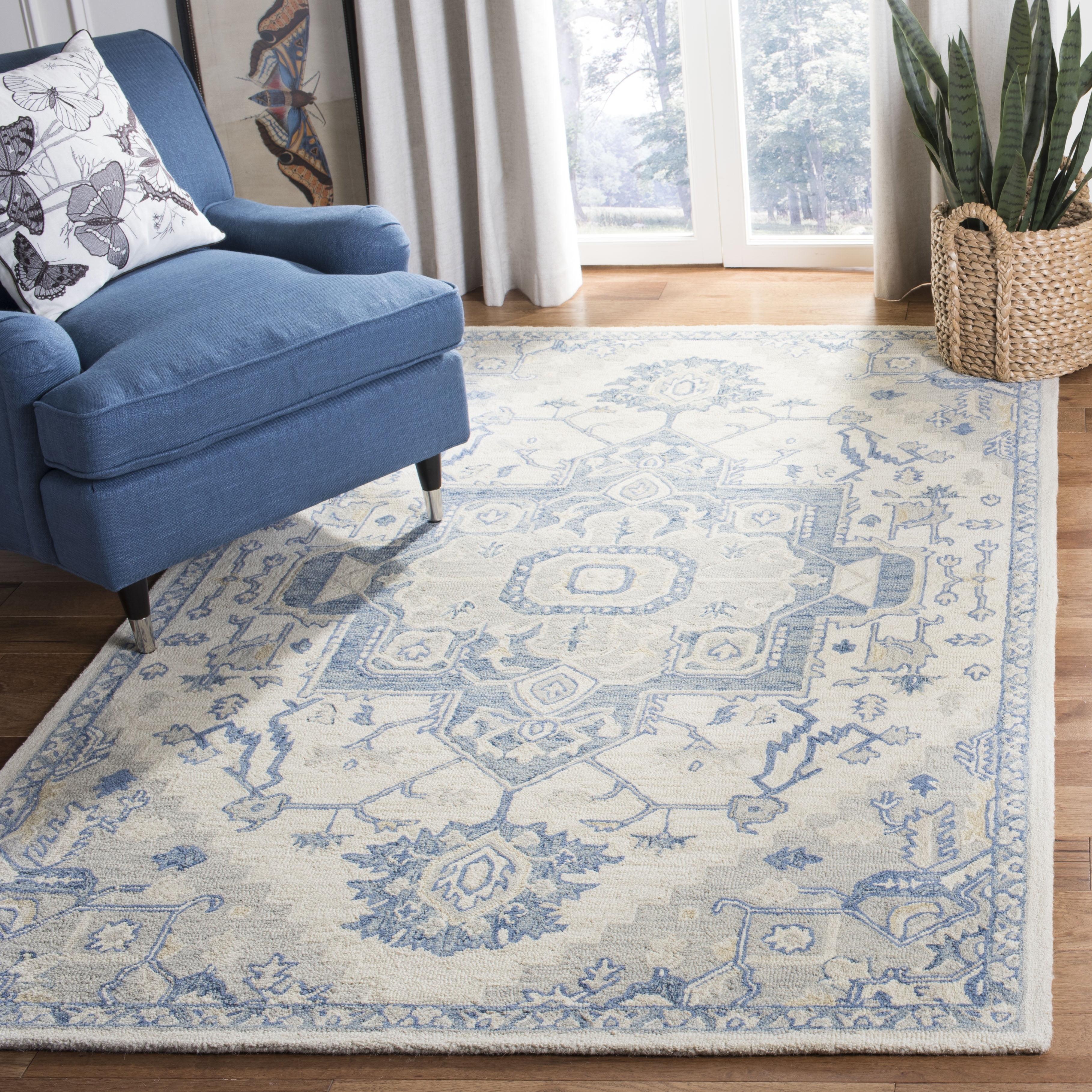 SAFAVIEH Micro-Loop Braylon Traditional Floral Wool Area Rug, Ivory/Blue, 4' x 6'