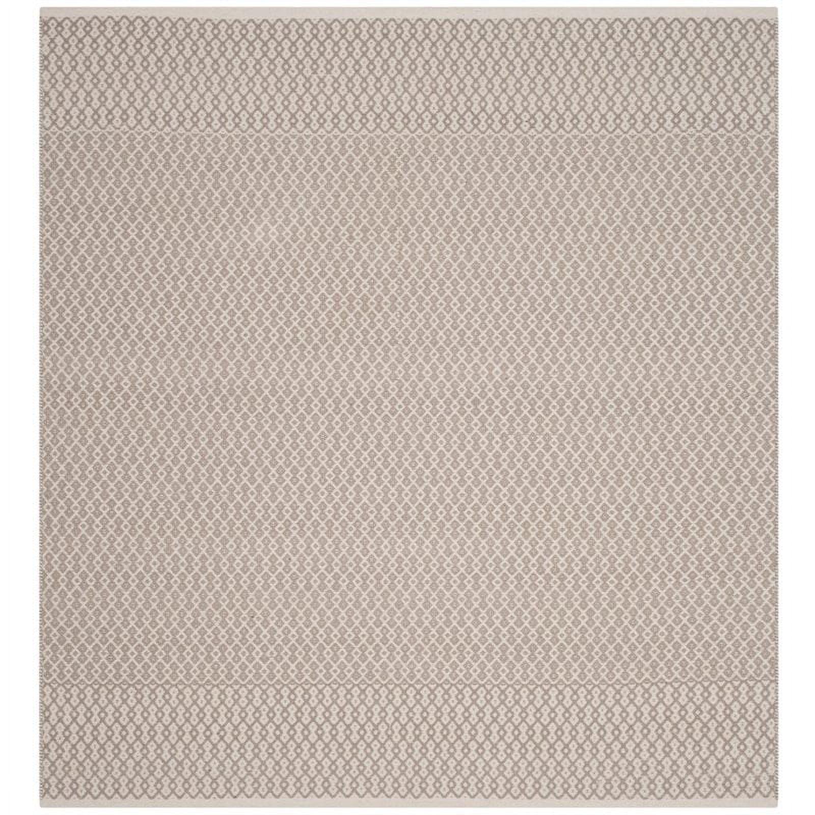 Montauk MTK339 Hand Woven Indoor Rug - Safavieh