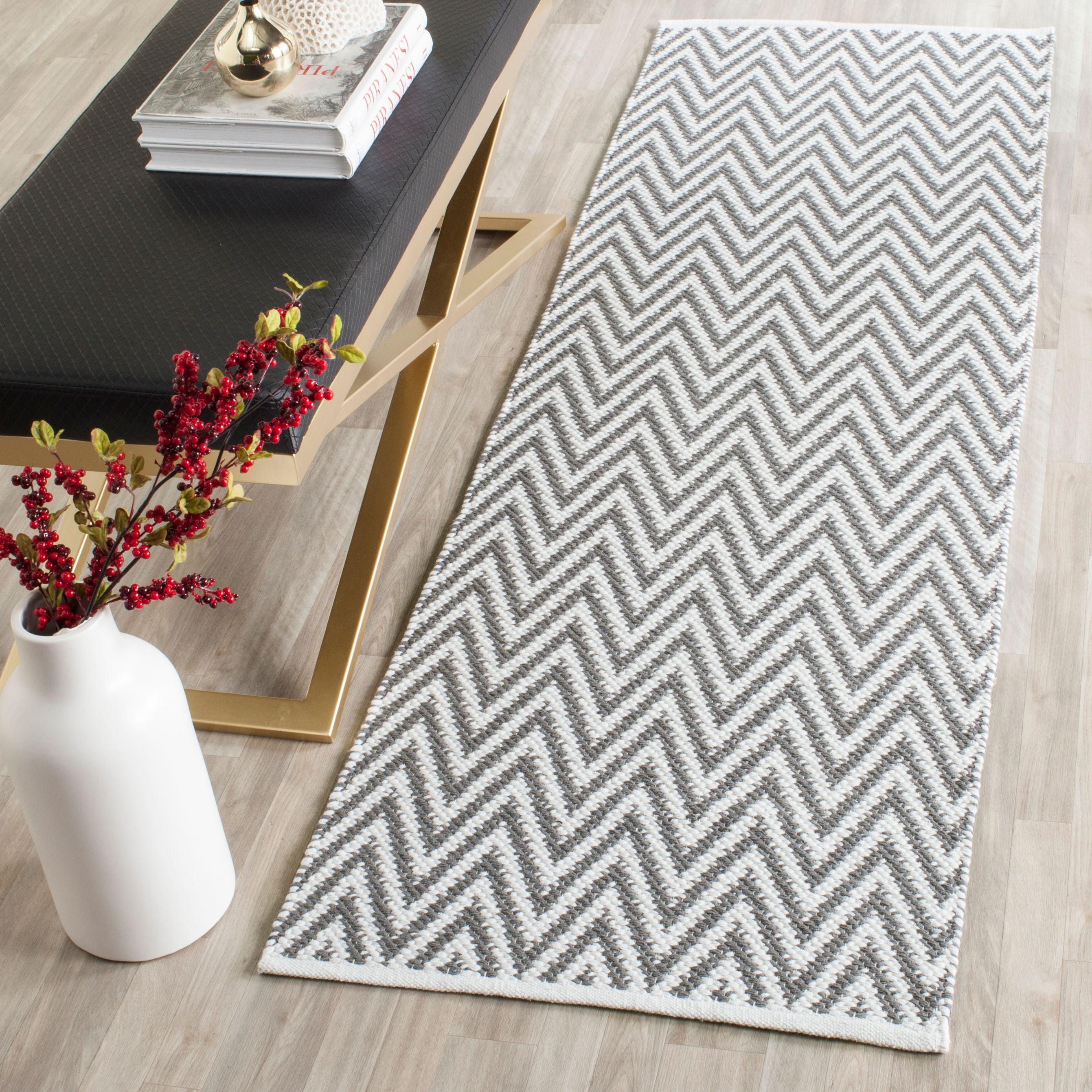 Coastal Charm Handwoven Cotton Runner Rug in Grey/Ivory - 2'3" x 7'