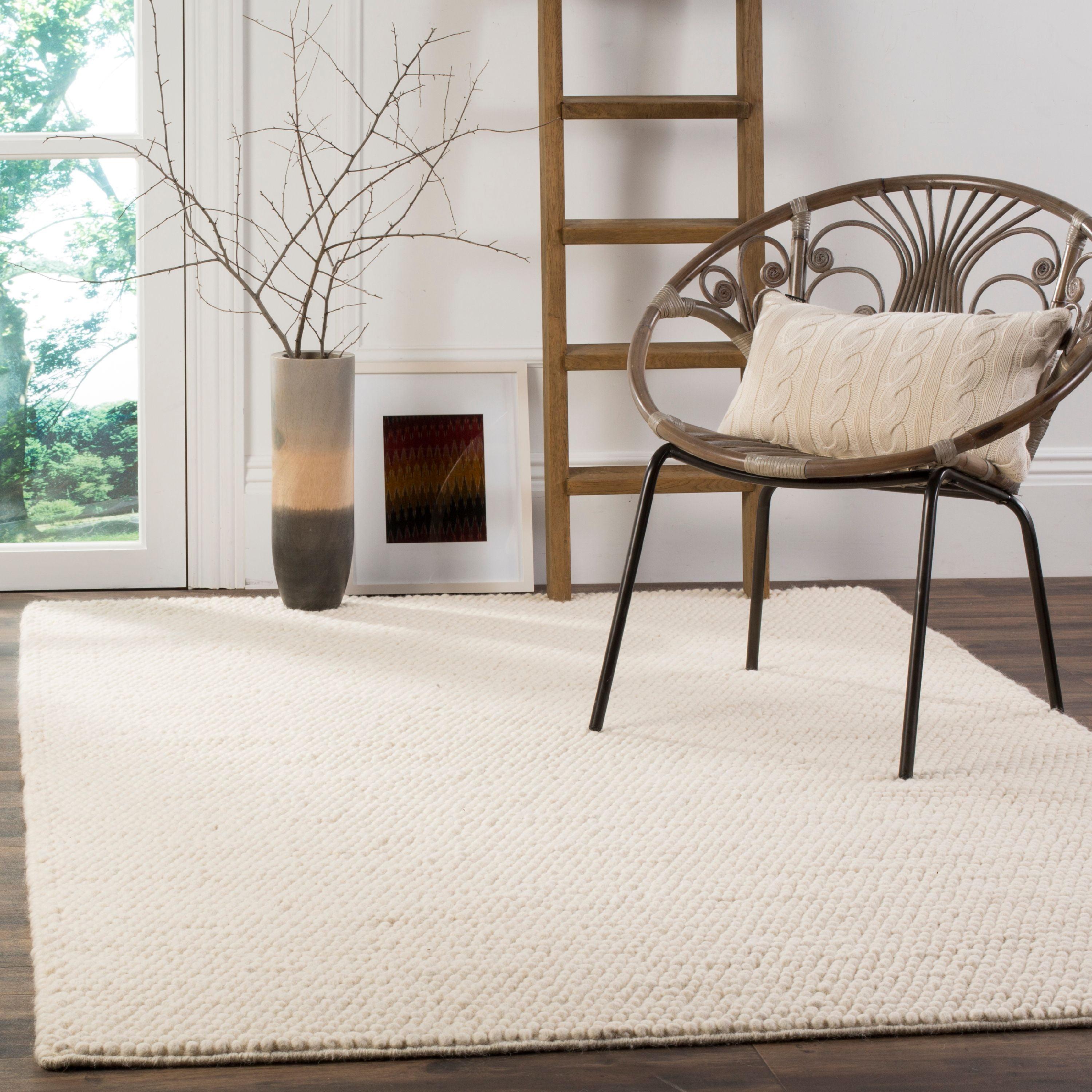 Coastal Breeze Ivory Hand-Tufted Wool Area Rug, 2' x 3'