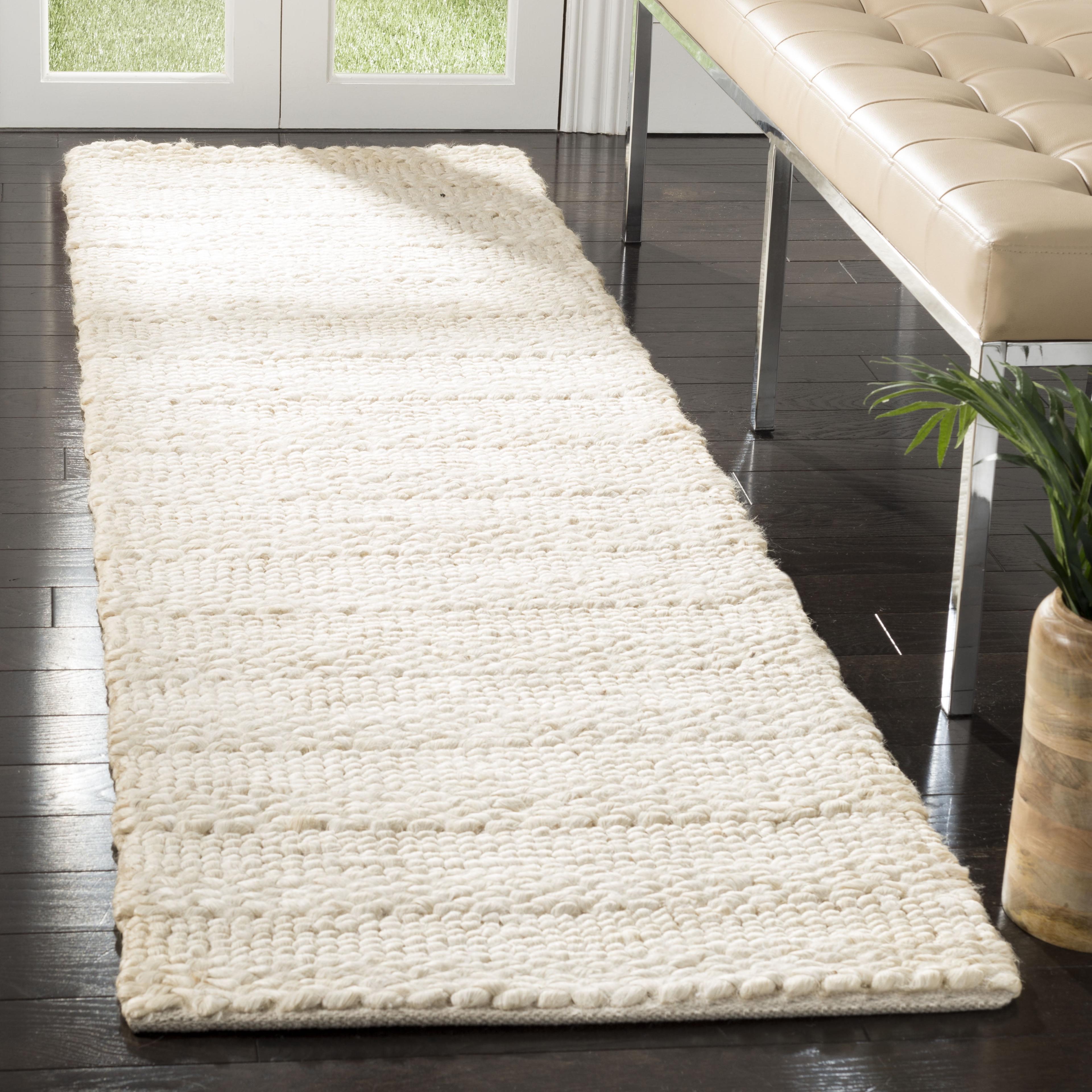 SAFAVIEH Natural Fiber Henrika Braided Runner Rug, Bleach, 2'3" x 6'