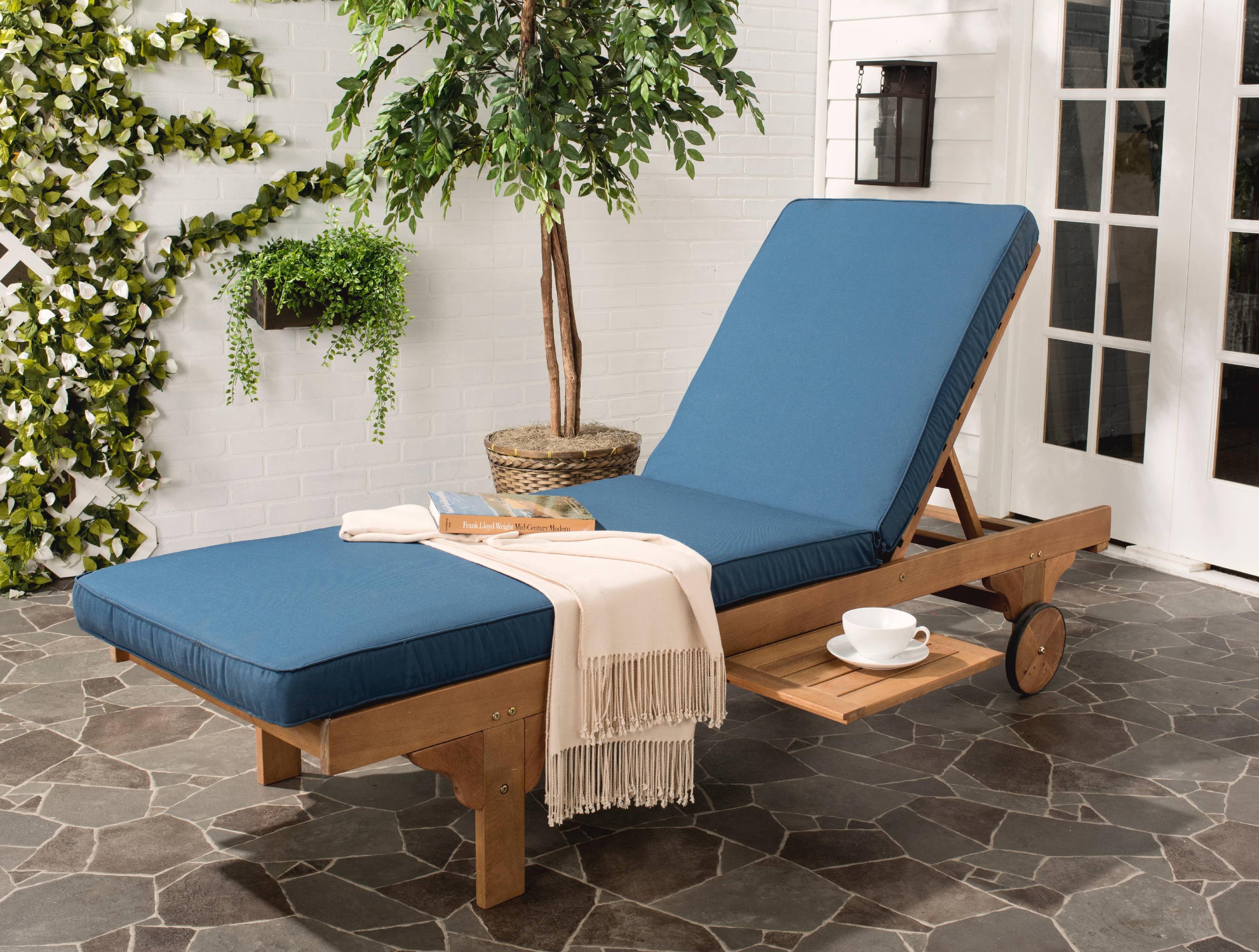 Newport Chaise Lounge Chair With Side Table  - Safavieh