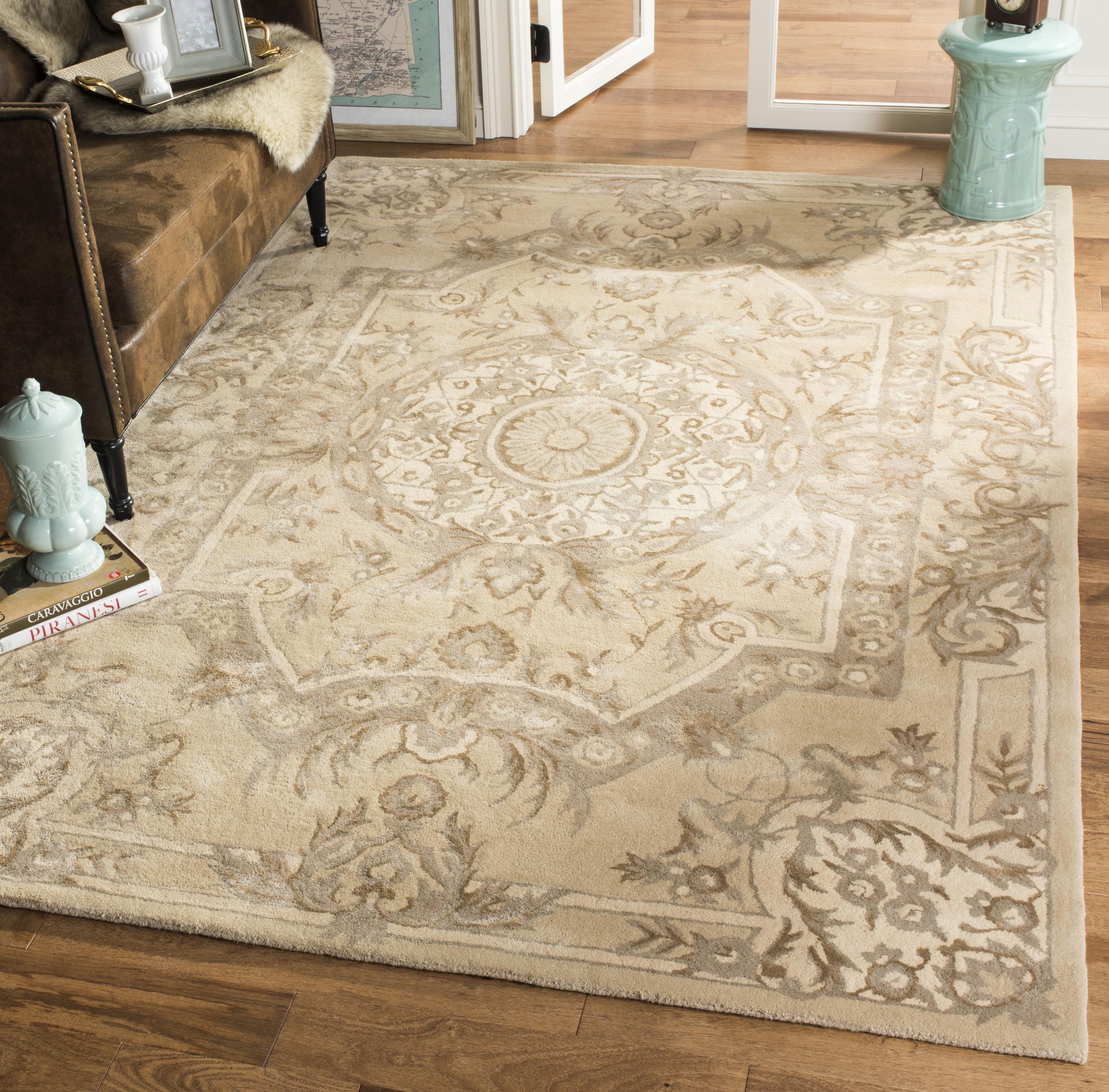 SAFAVIEH Savonnerie Laverne Floral Bordered Area Rug, Sand, 9' x 12'