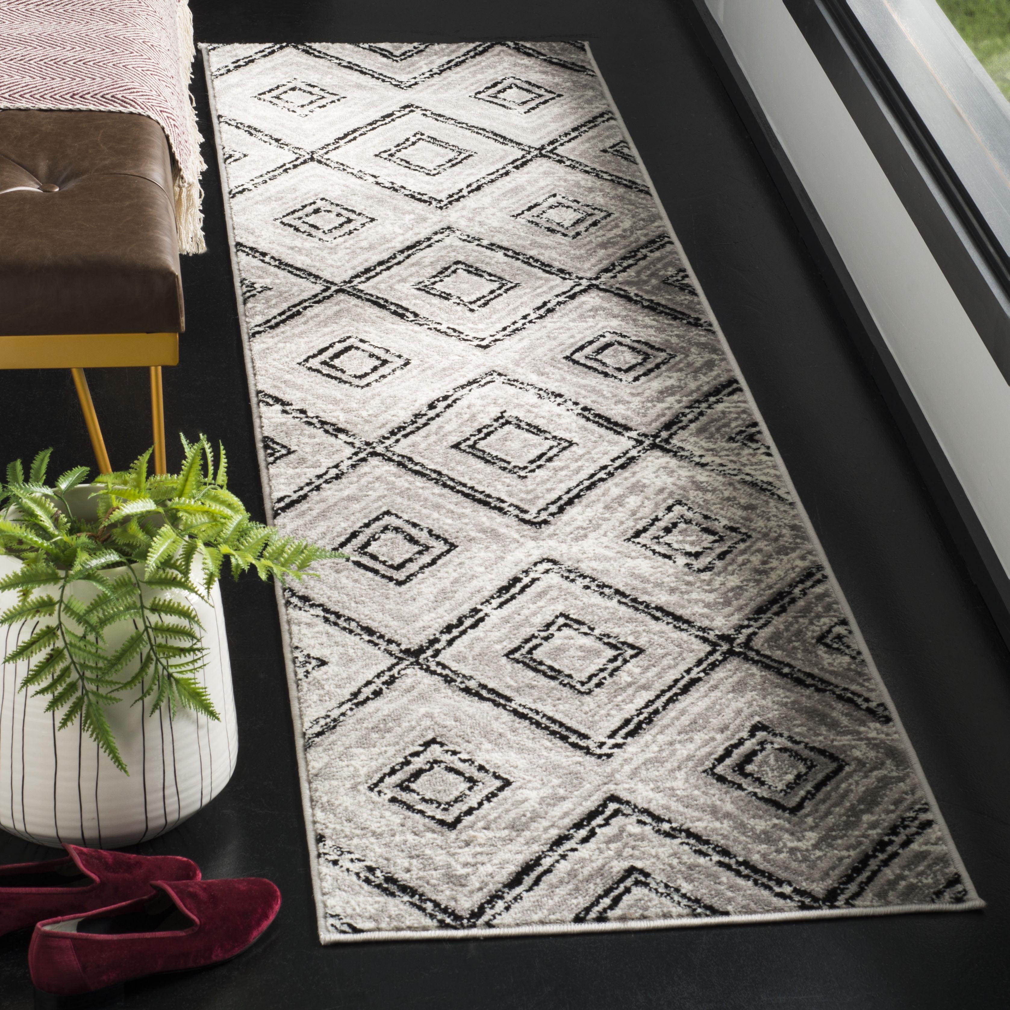 SAFAVIEH Skyler Cuthbert Geometric Runner Rug, Grey/Black, 2' x 14'