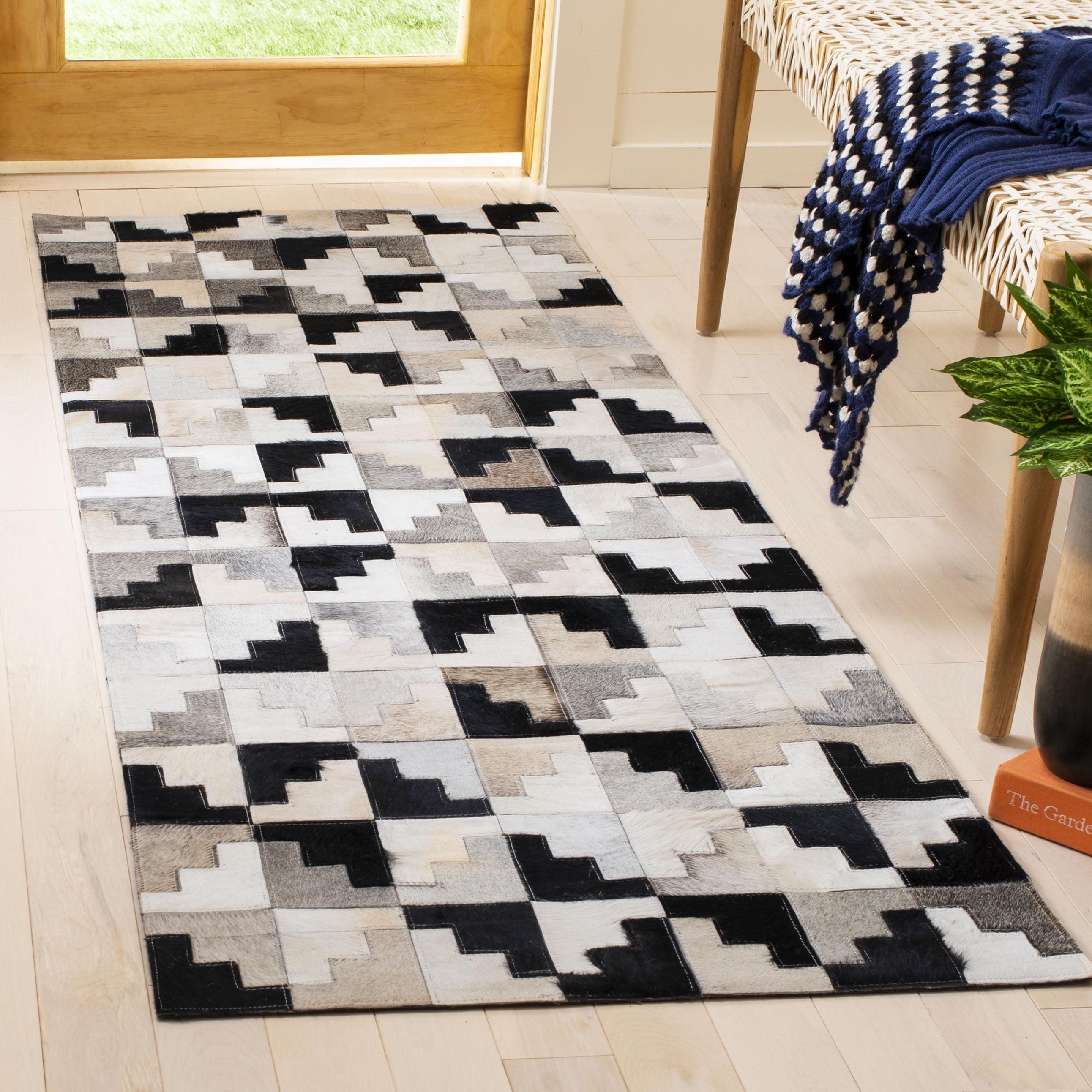 Studio Leather STL172 Hand Woven Runner Rug - Ivory/Black - 2'3"x7' - Safavieh.