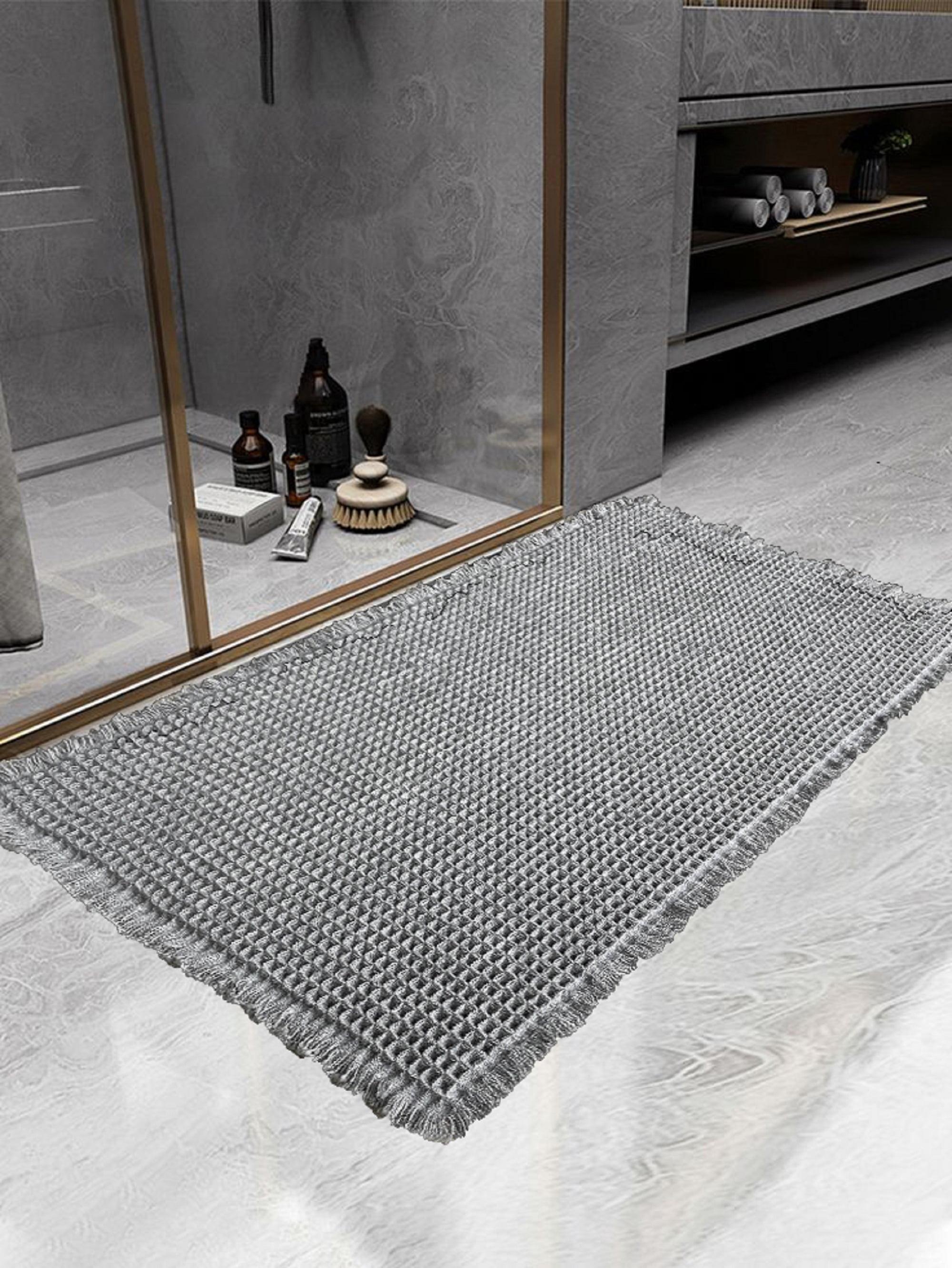 Gray Waffle Weave Microfiber Bath Mat with Tassels, 18" x 30"