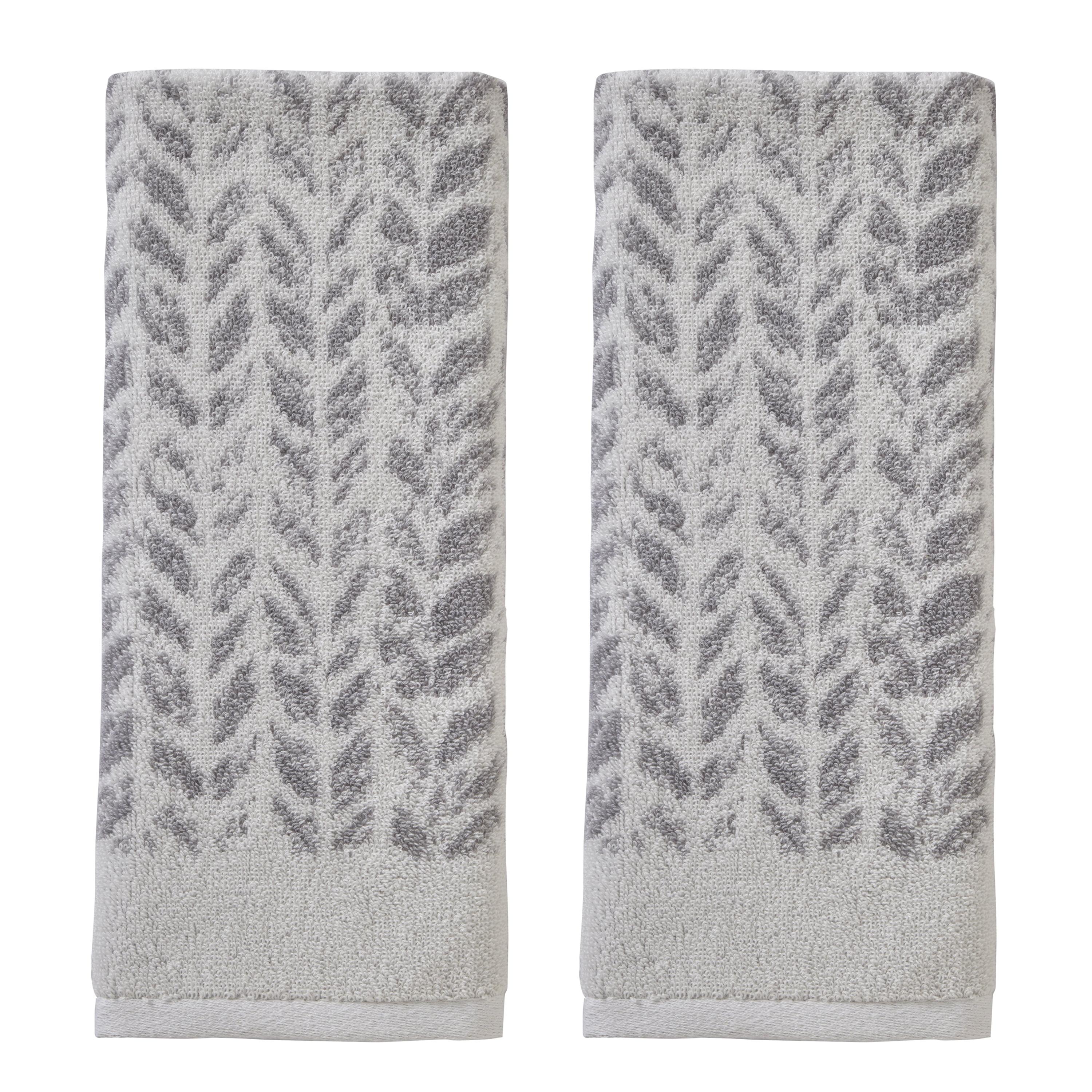 Gracie Oaks Gracie Oaks Distressed Leaves Hand Towel (Set of 2)
