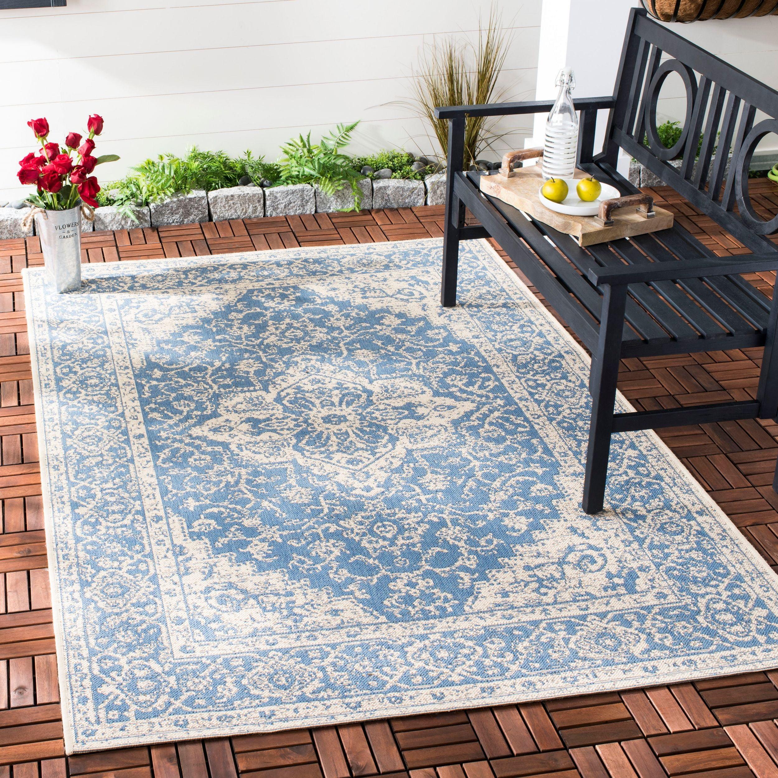 Coastal Charm Blue and Cream Medallion 3' x 5' Easy-Care Outdoor Rug