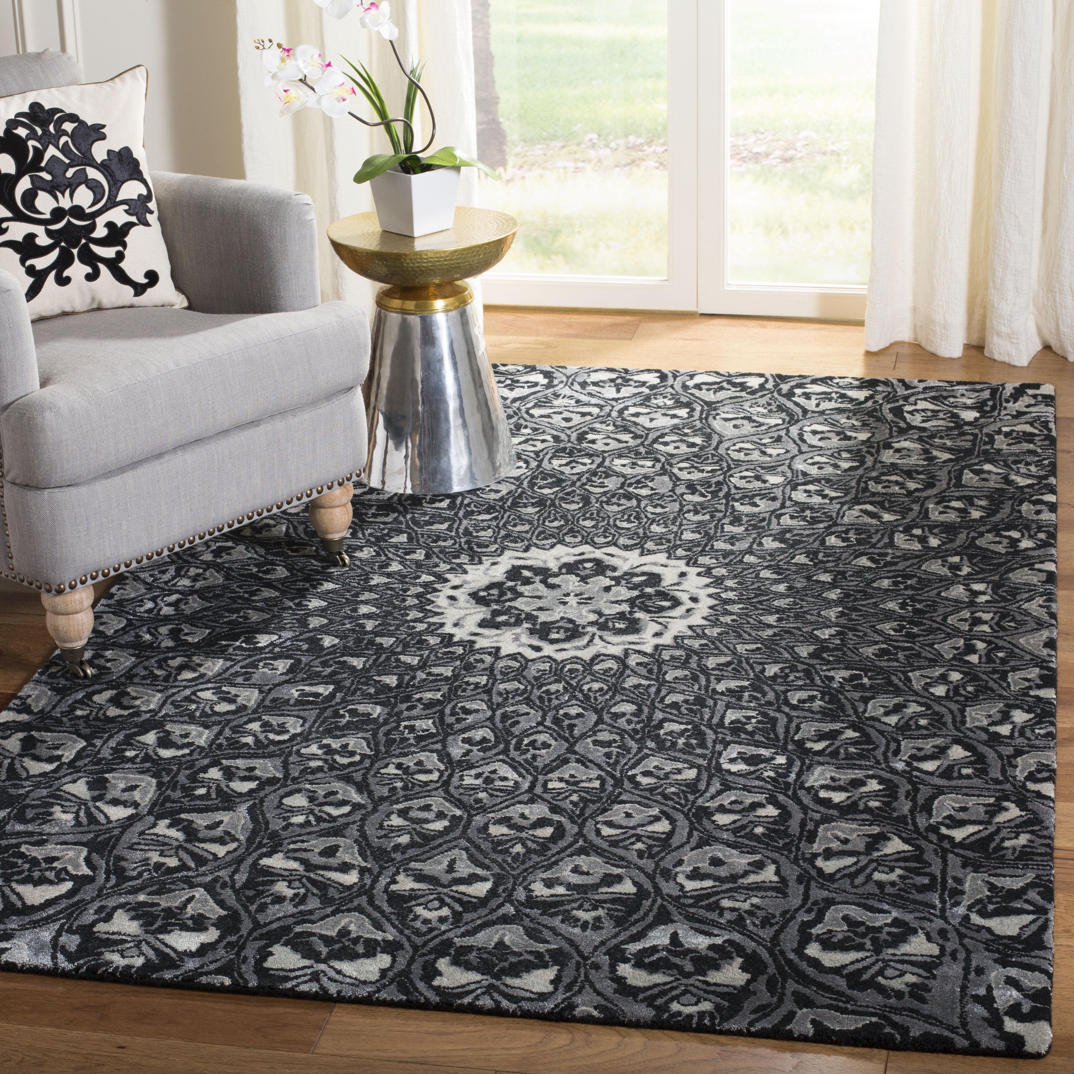 Safavieh  Handmade Allure Lila Modern Floral Wool Rug Ivory/Black 5' x 8' 5' x 8'