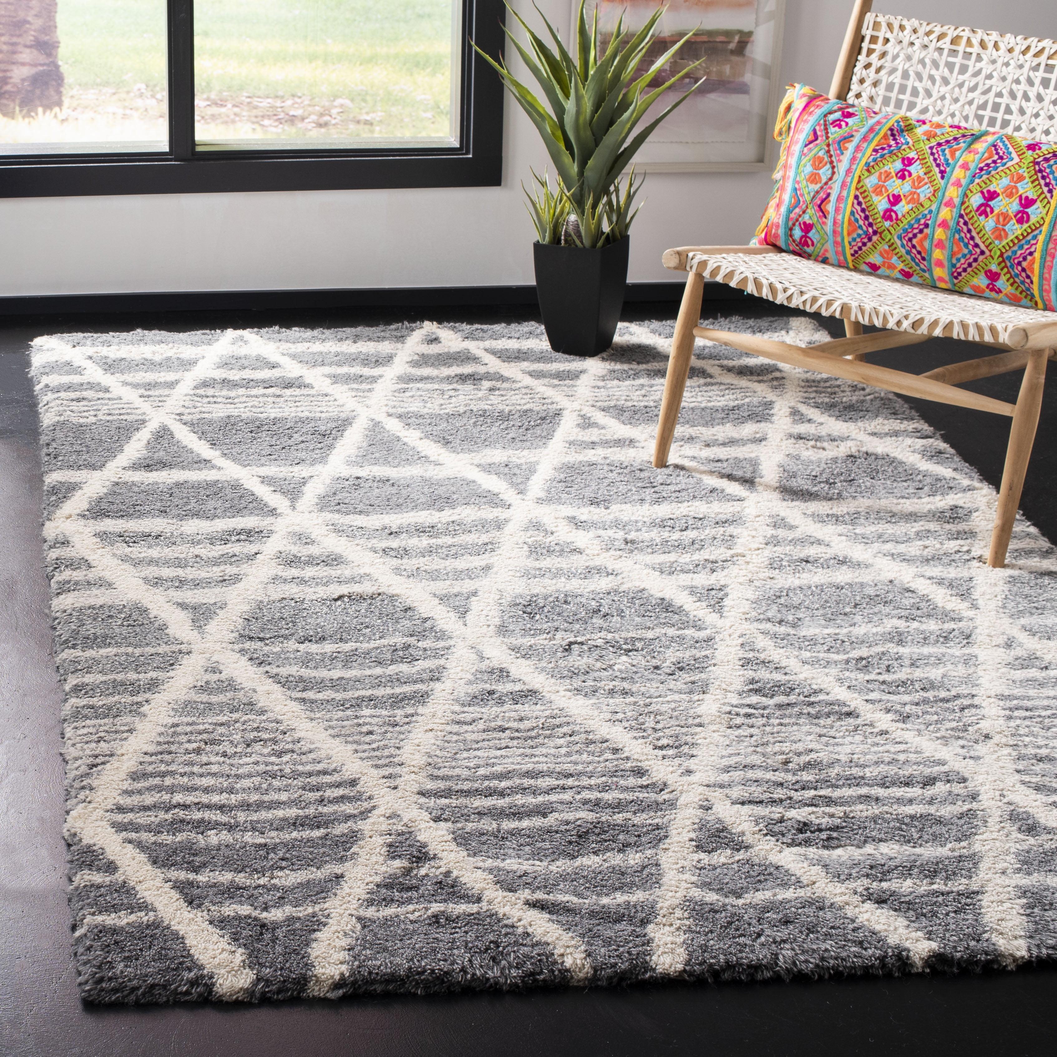 Grey and Ivory Hand-Tufted Wool 4' x 6' Area Rug