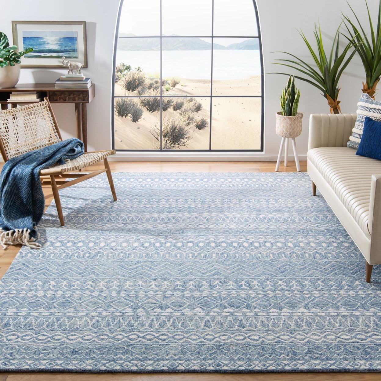 Ivory and Blue Hand-Tufted Wool 6' x 9' Area Rug